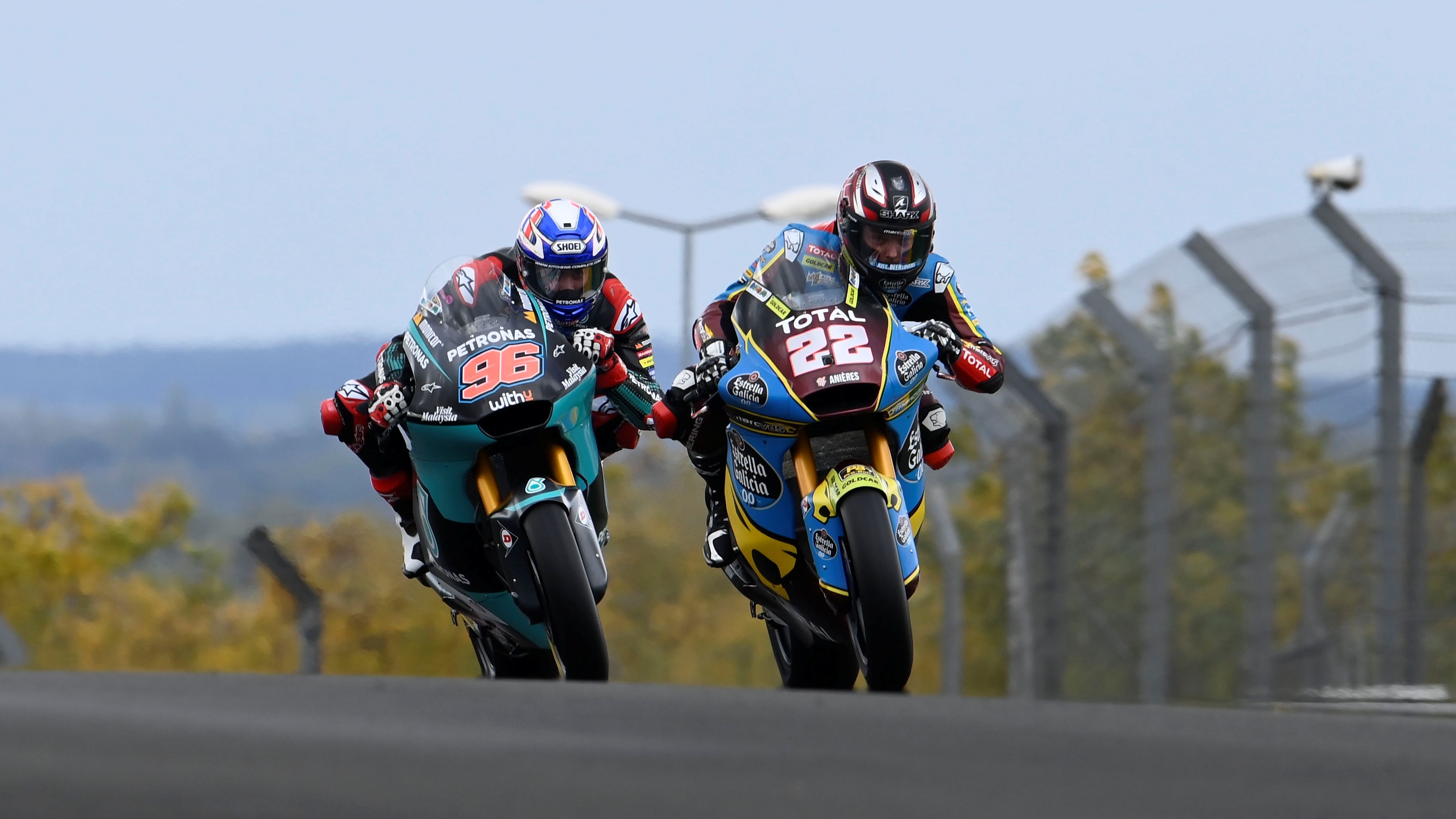 Sam Lowes y Jake Dixon pusieron el acento británico a la carrera de Moto2
