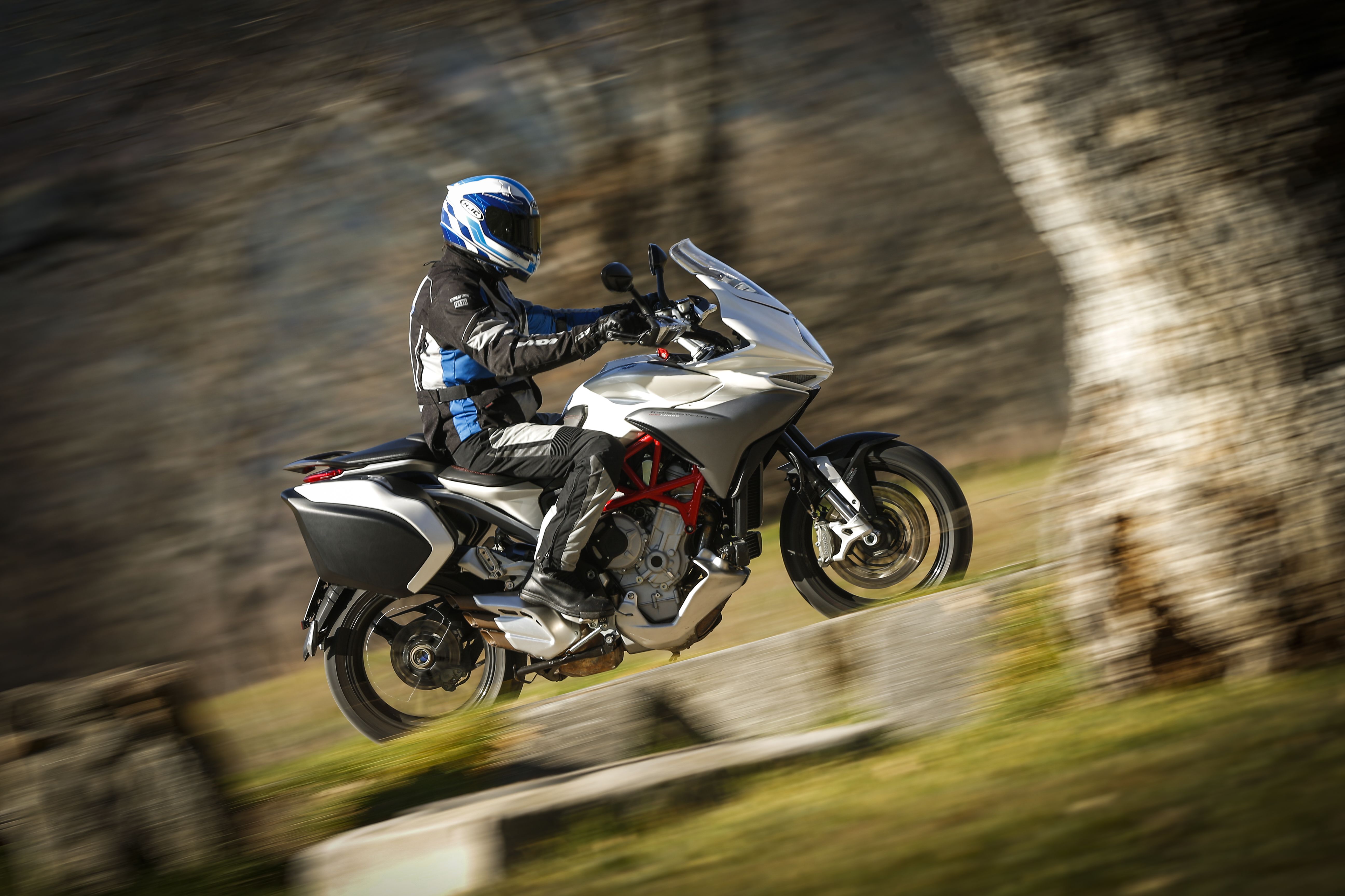  Hertz Ride tendrá MV Agusta en alquiler