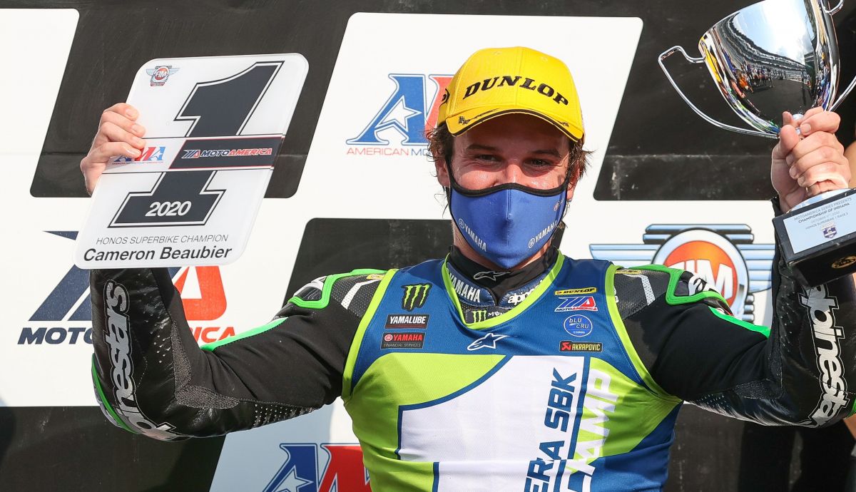 Cameron Beaubier festeja su título del MotoAmerica Superbike 2020