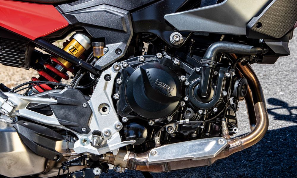 BMW F 900 XR 2020. Motor con más cilindrada y potencia