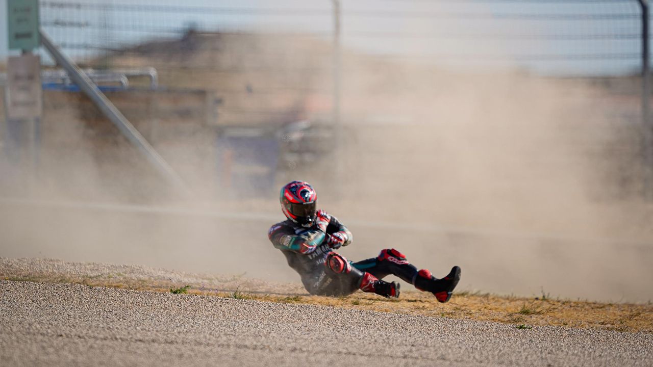 La fea caída de Fabio Quartararo durante el FP3.