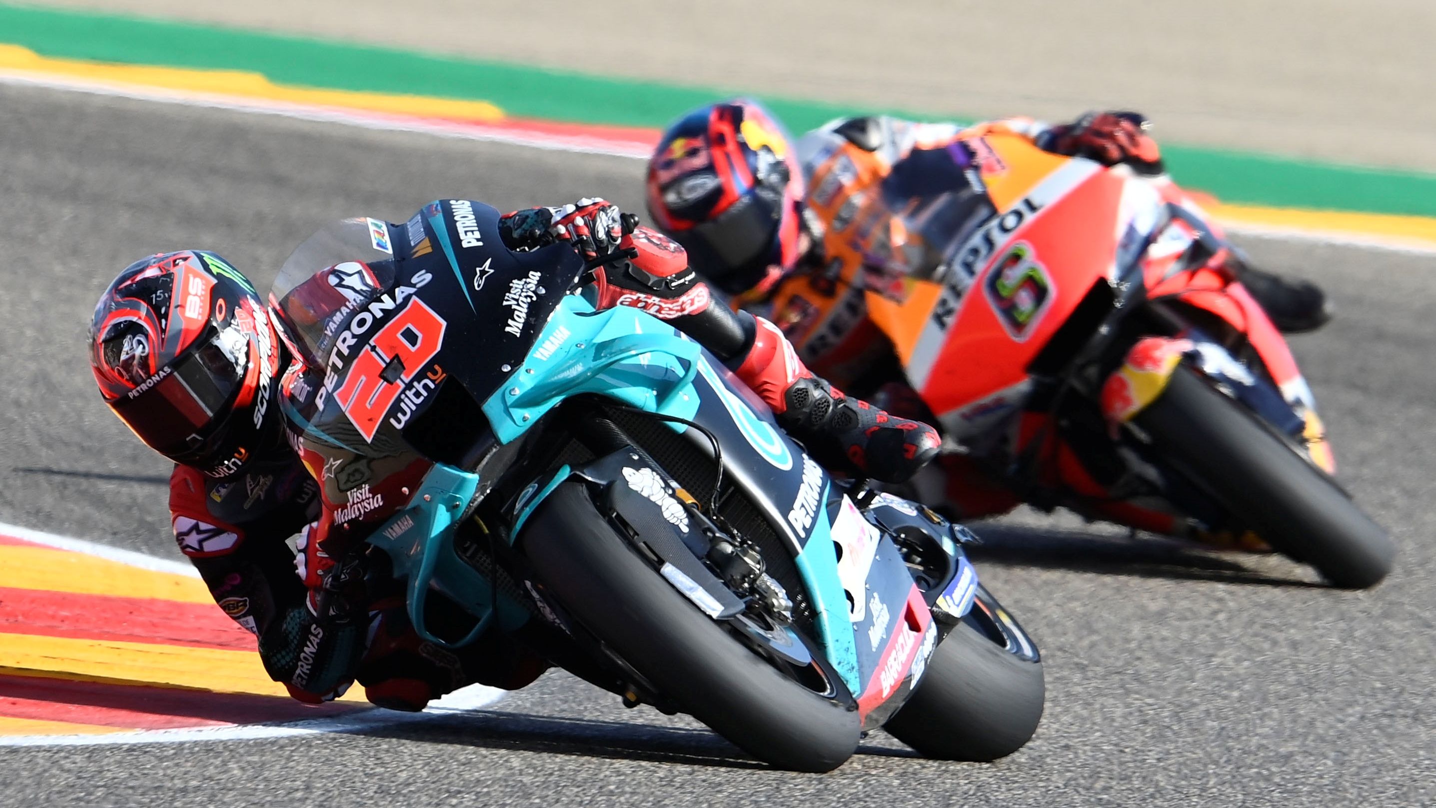 Fabio Quartararo acabó luchando con Stefan Bradl