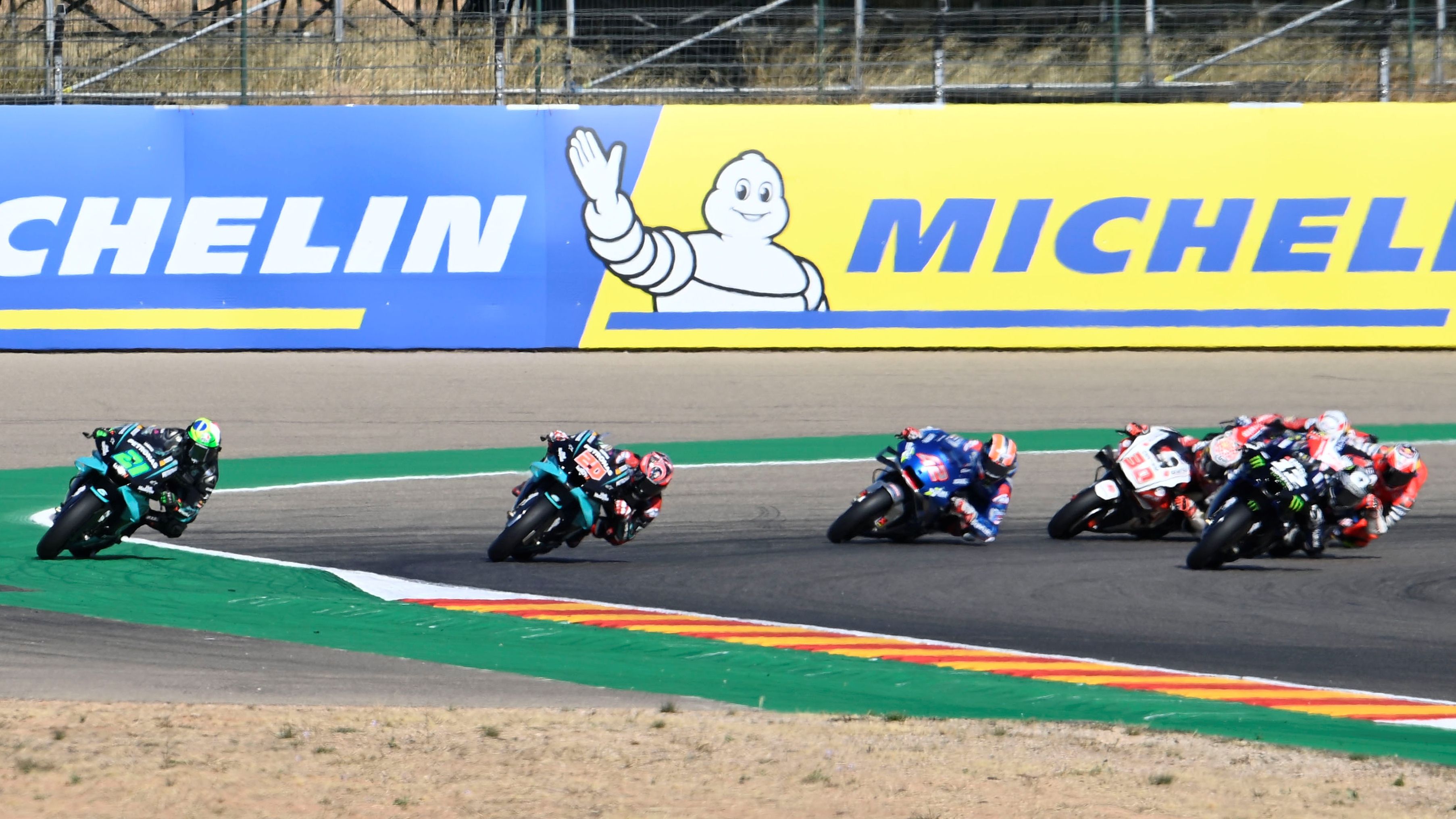 Franco Morbidelli se va largo en la primera curva y deja el liderato a Maverick Viñales
