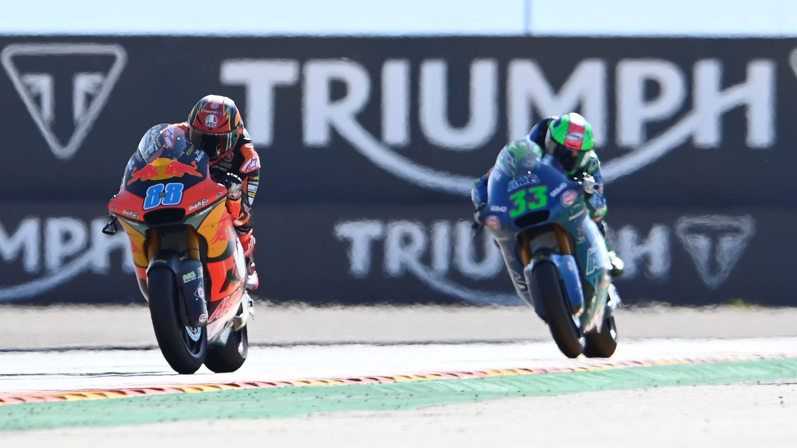 Jorge Martín perseguido por Enea Bastianini