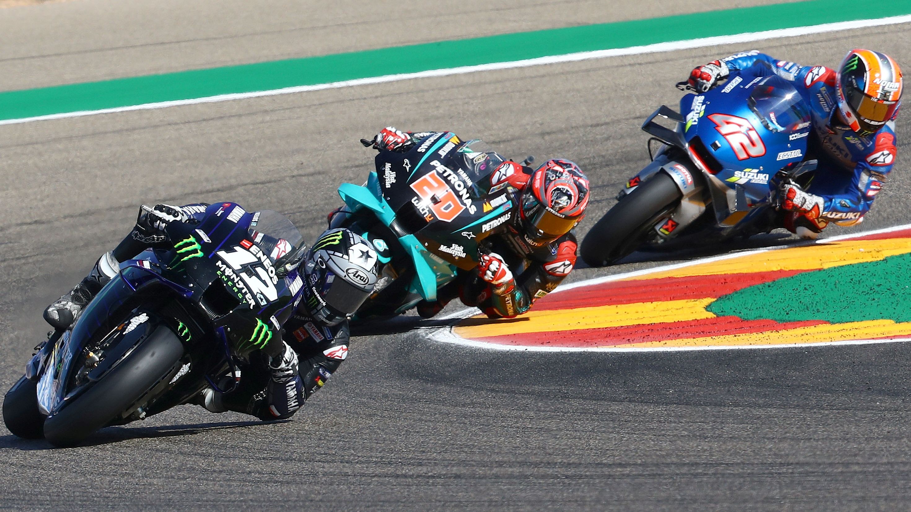 Maverick Viñales lidera al inicio delante de Fabio Quartararo y Álex Rins