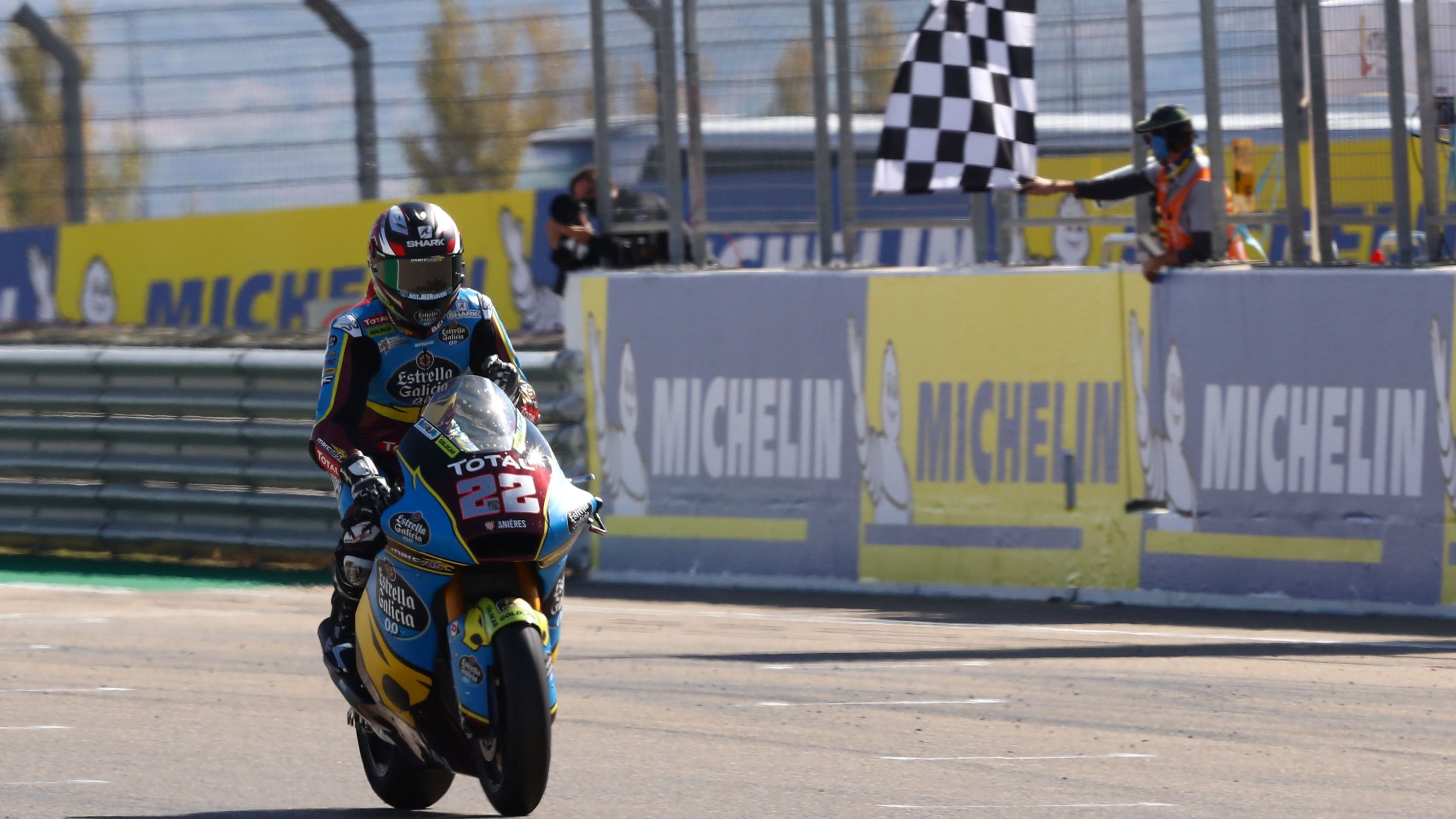 Sam Lowes festeja su segunda victoria consecutiva