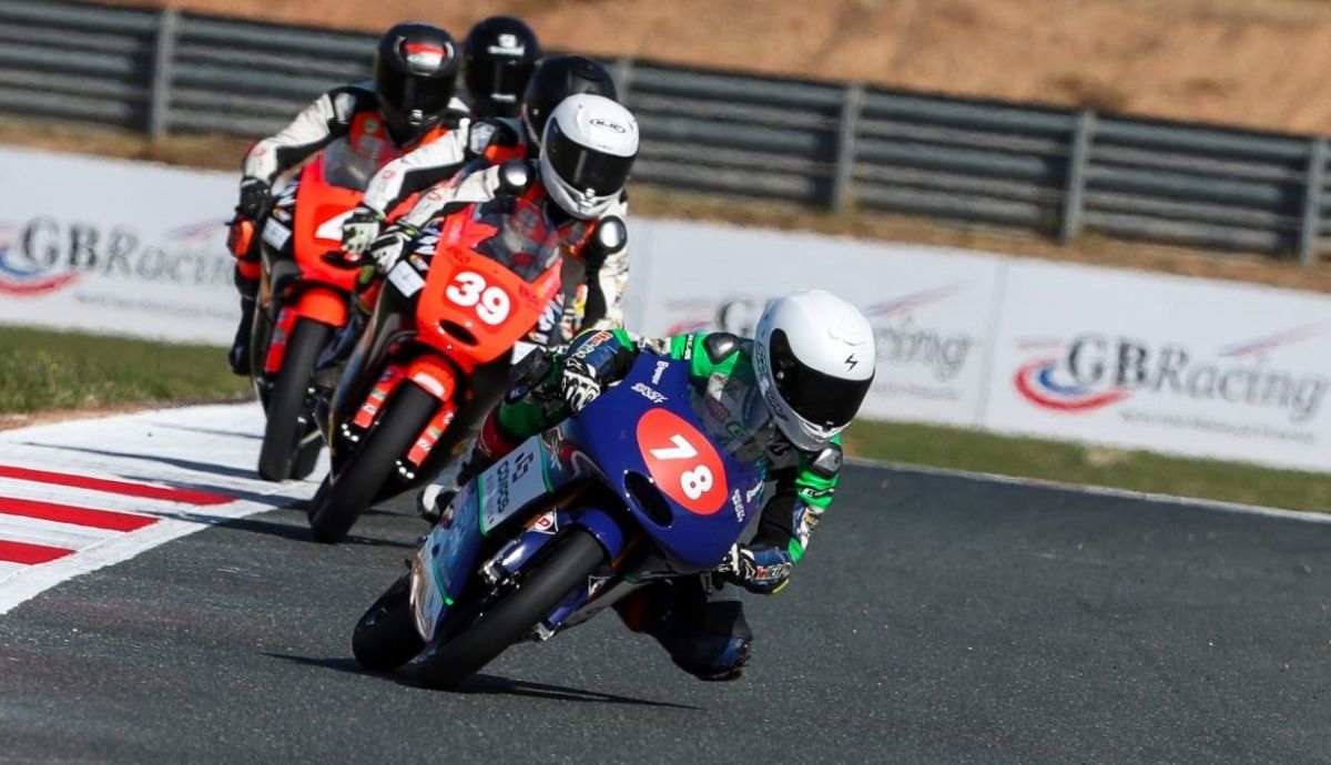 Tras ganar la segunda carrera, Joel Esteban llegará a Jerez líder de PreMoto3 Tras ganar la segunda carrera, Joel Esteban llegará a Jerez líder de PreMoto3