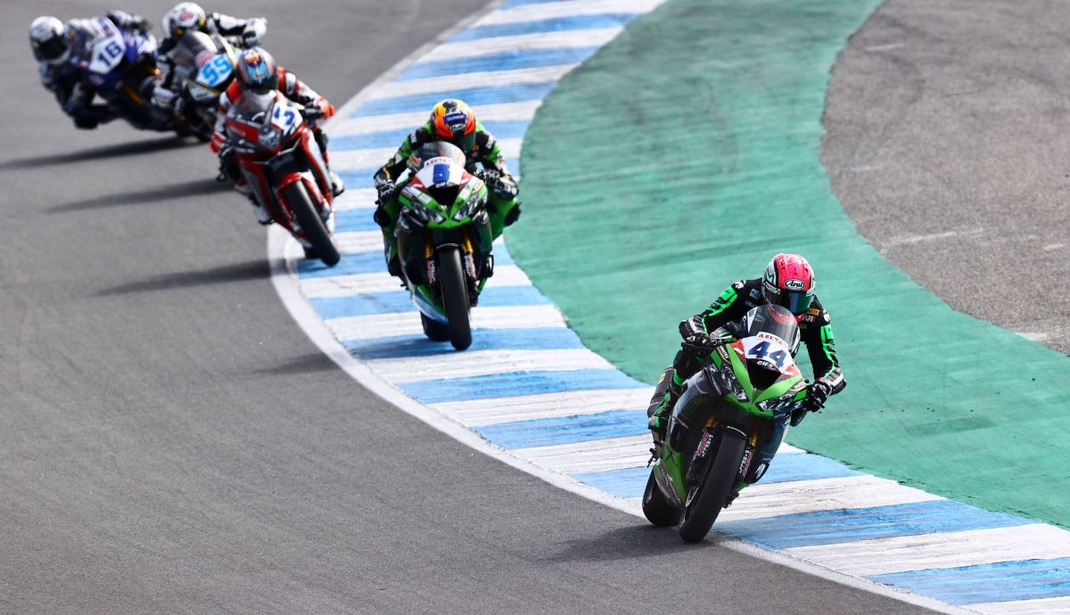 Lucas Mahias se escapa de Philipp Oettl, Raffaele De Rosa, Andrea Locatelli y Jules Cluzel Lucas Mahias se escapa de Philipp Oettl, Raffaele De Rosa, Andrea Locatelli y Jules Cluzel