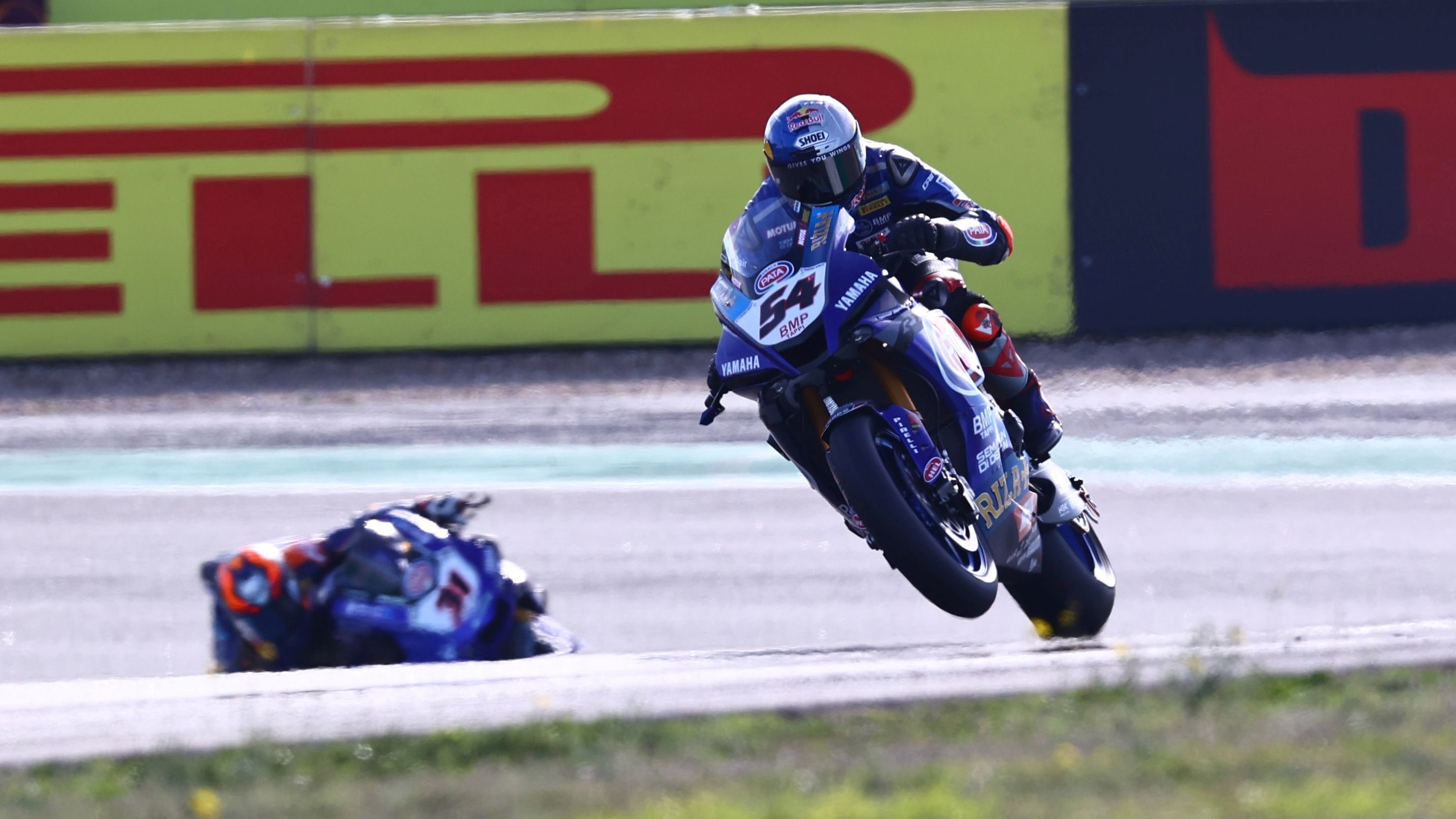Toprak Razgatlioglu deja atrás a Garrett Gerloff en la carrera Superpole