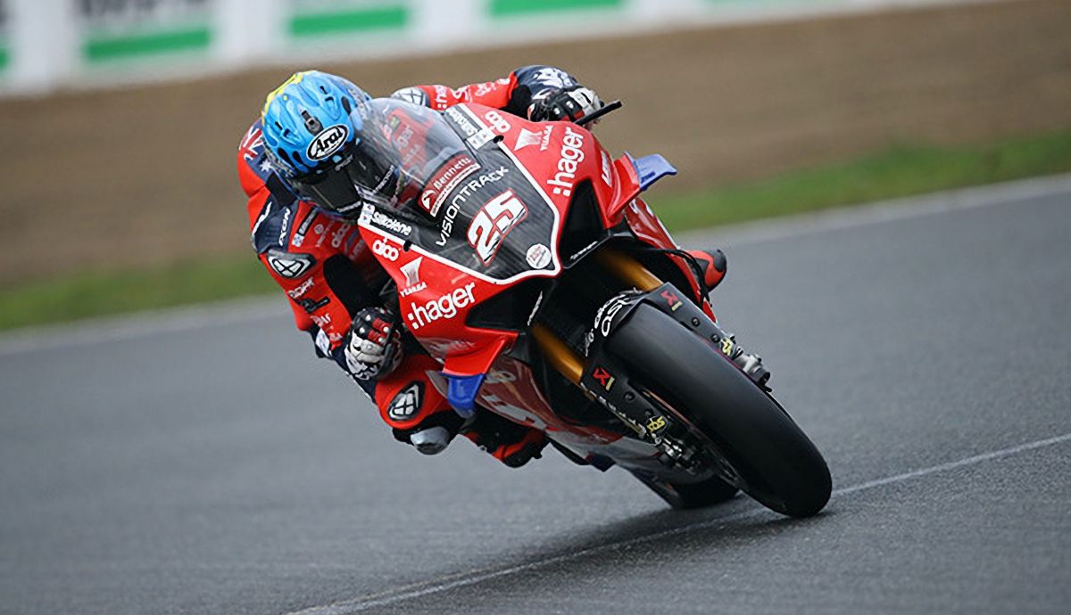 Josh Brookes encarrilaba el título ganando la segunda carrera