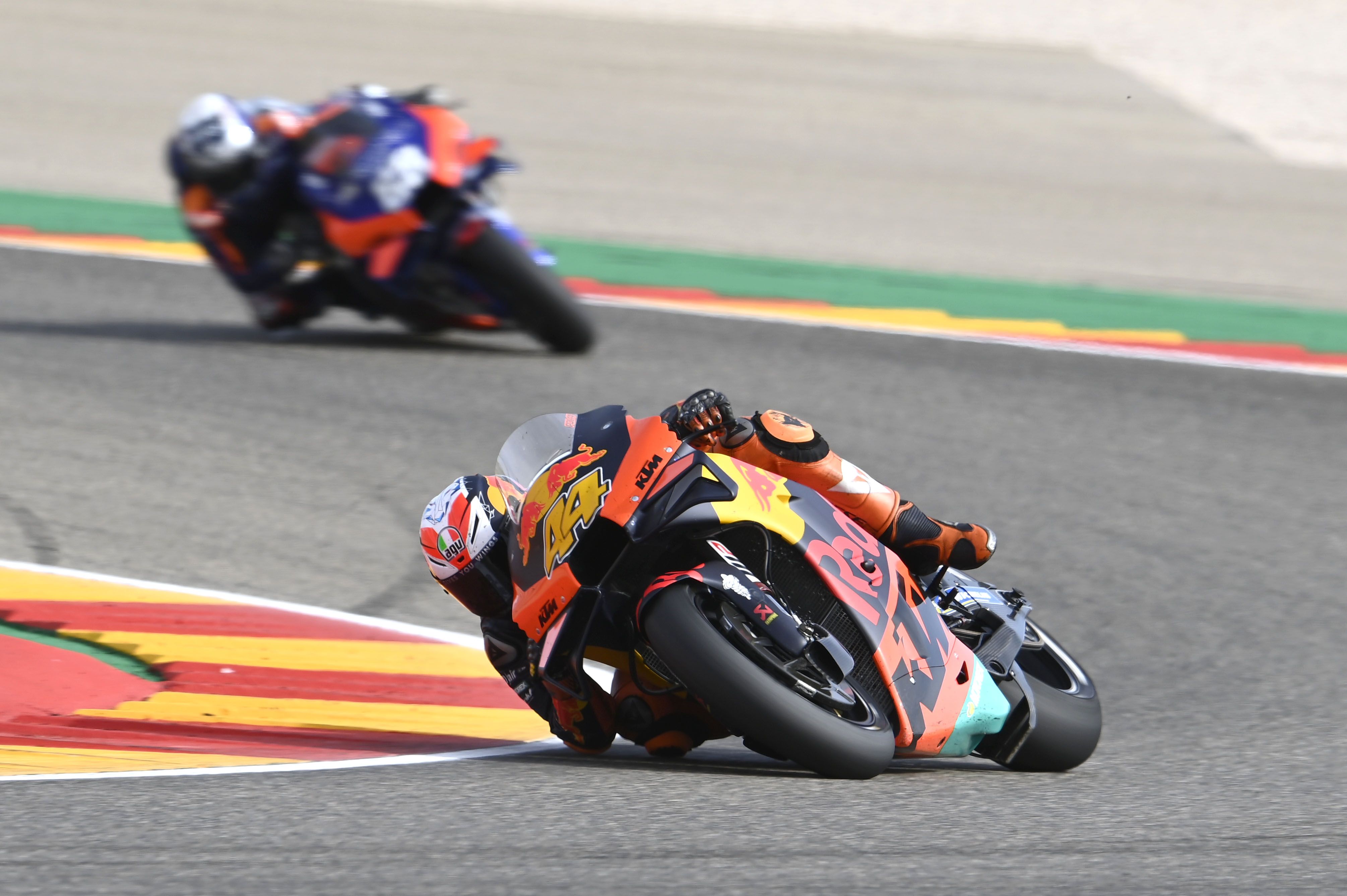 Pol Espargaró logró un valioso cuarto puesto en el Gran Premio de Teruel.