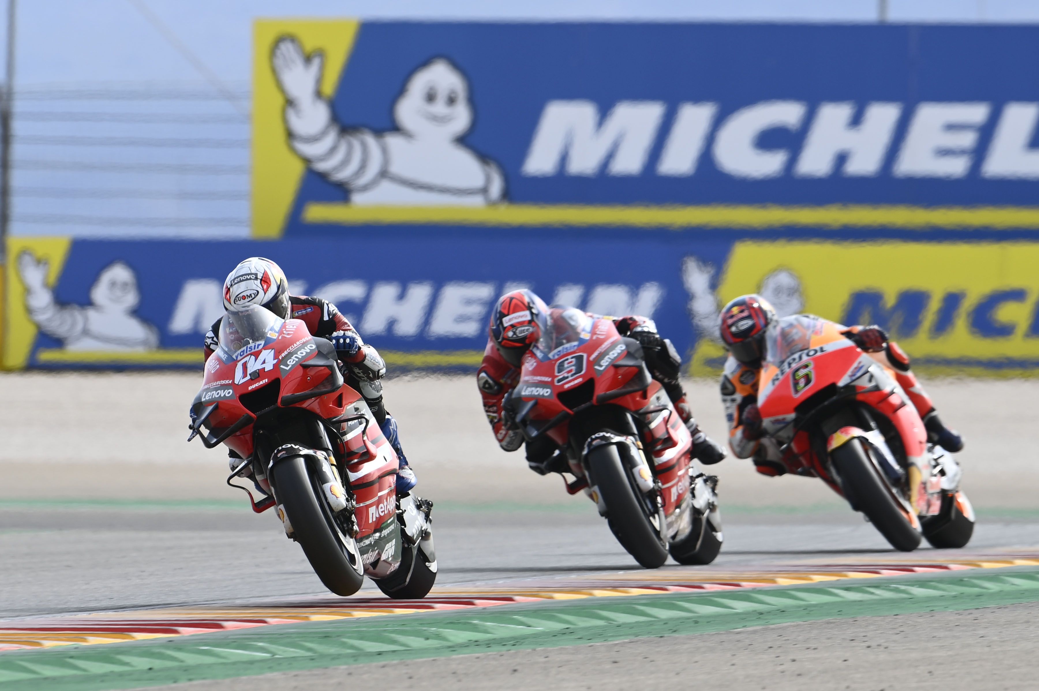 Andrea Dovizioso, Danilo Petrucci y Stefan Bradl