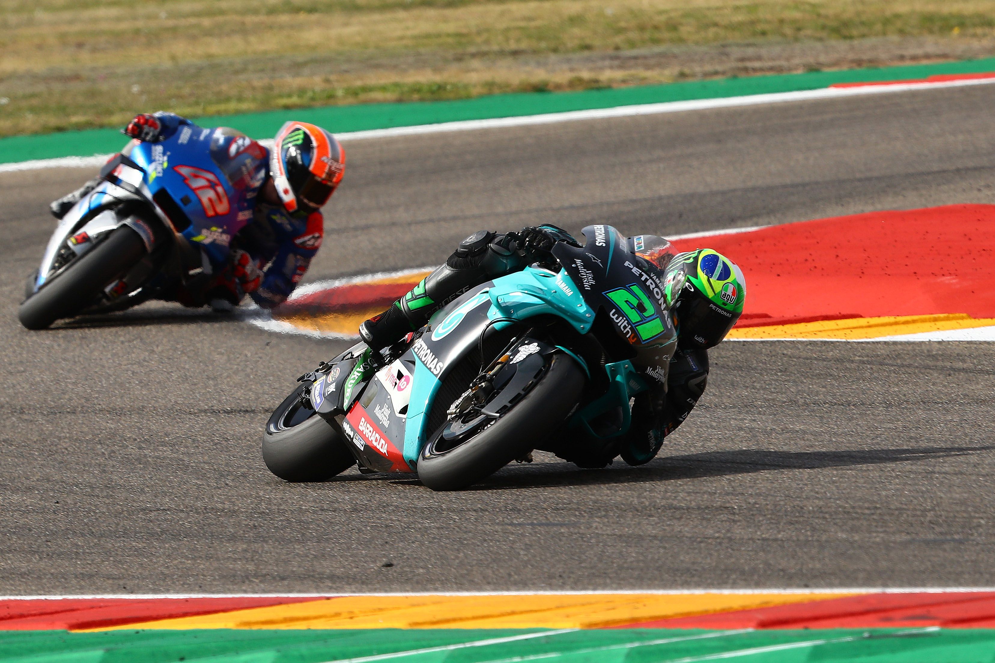 Franco Morbidelli y Álex Rins se jugaron la victoria en el GP de Teruel de MotoGP 2020.