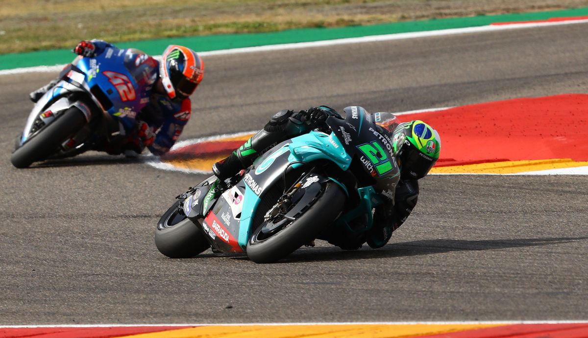 Franco Morbidelli y Álex Rins se jugaron la victoria en el GP de Teruel de MotoGP 2020. Franco Morbidelli y Álex Rins se jugaron la victoria en el GP de Teruel de MotoGP 2020.