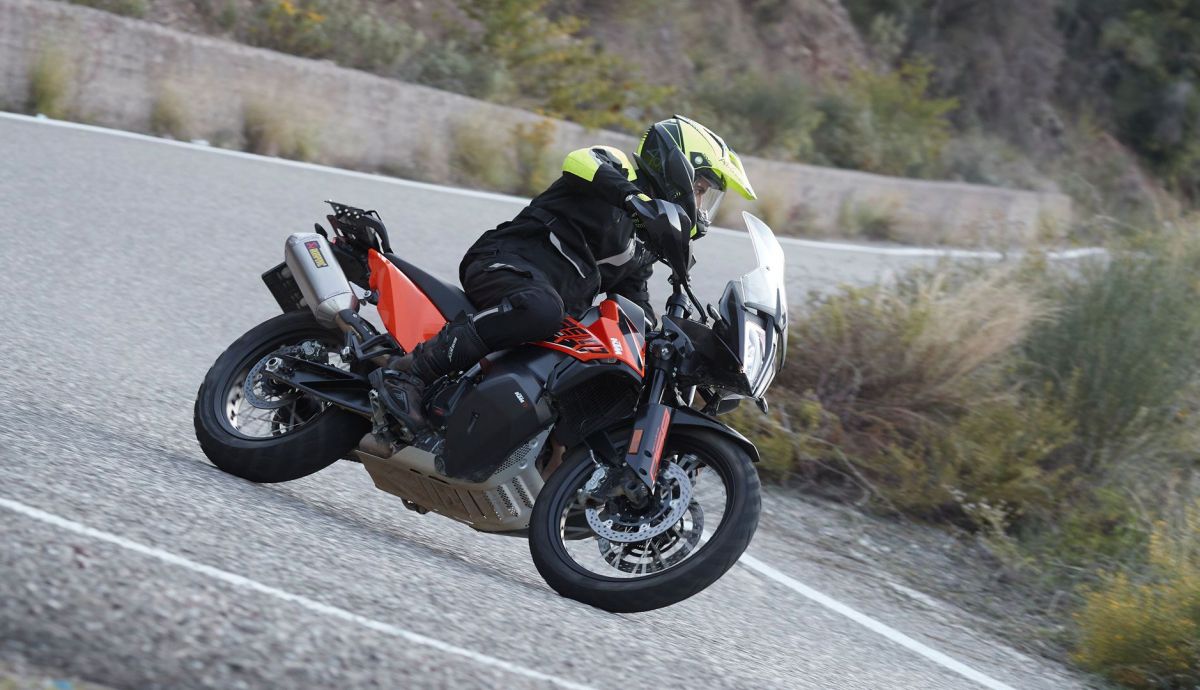 KTM Adventure 890R 2020 (28) KTM Adventure 890R 2020 (28)