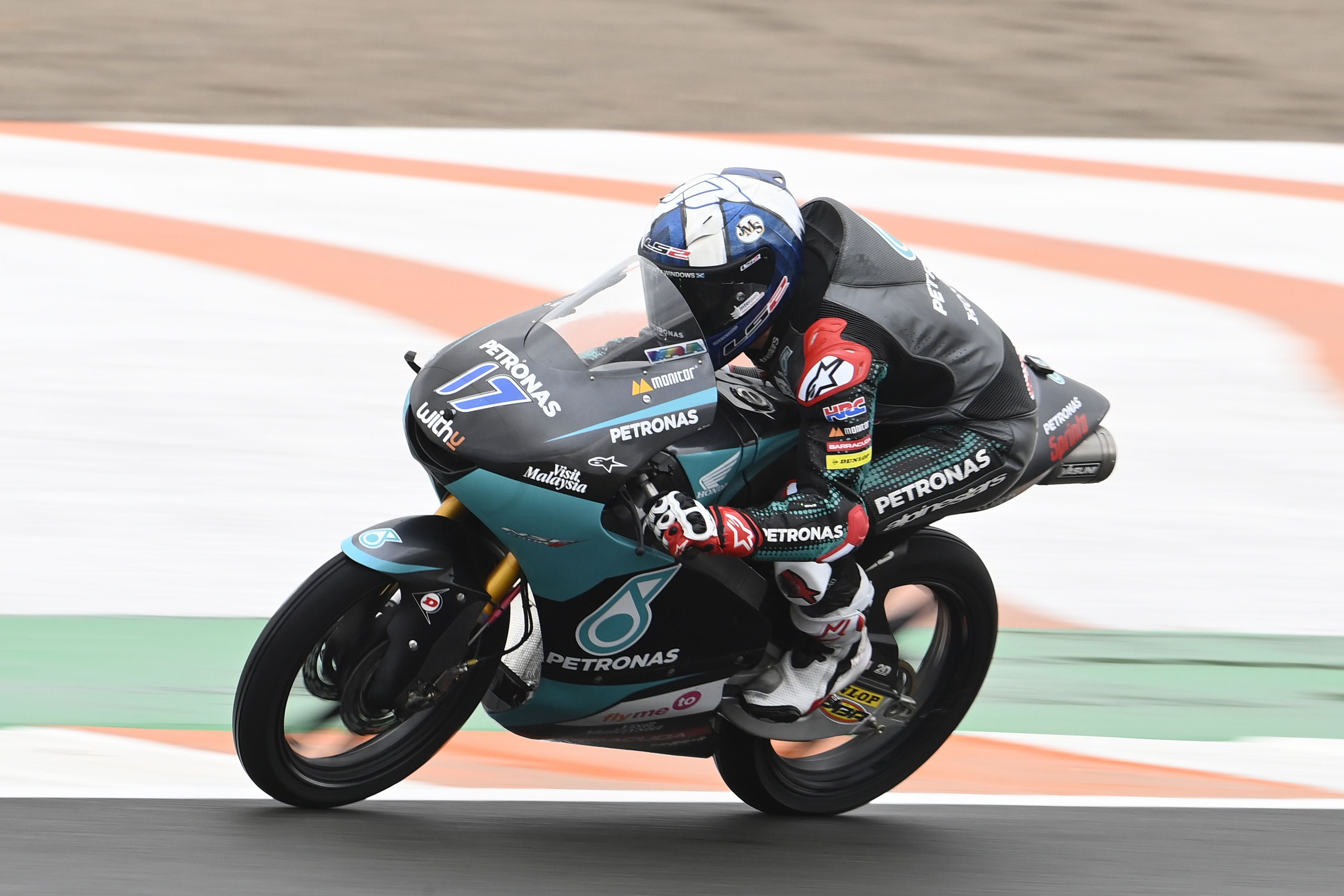 La primera pole de la temporada para John McPhee. 