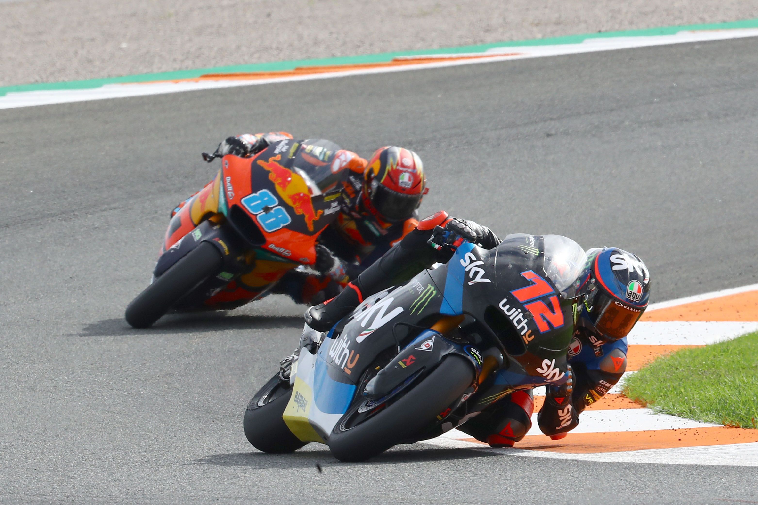 Marco Bezzecchi ha ganado en Valencia por delante de Jorge Martín.