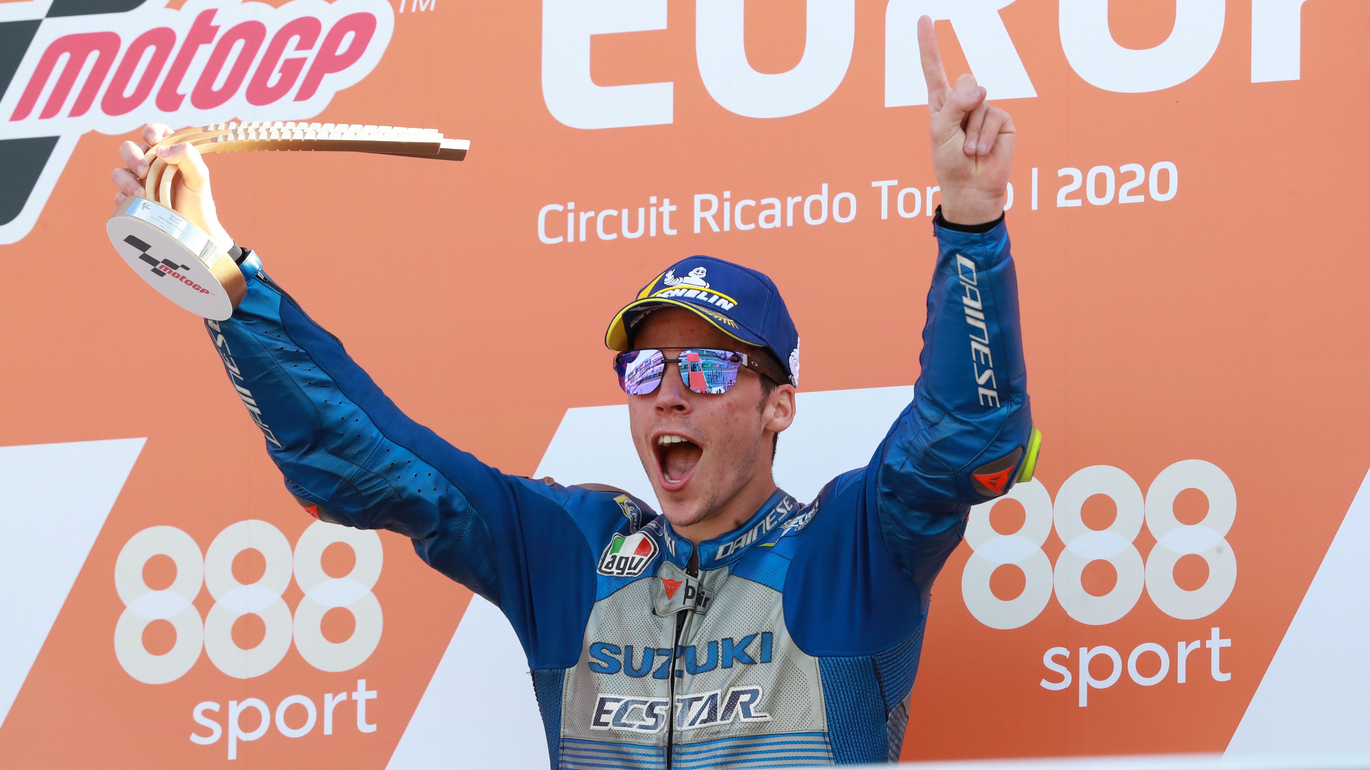 Joan Mir en lo más alto del podio del Gran Premio de Europa