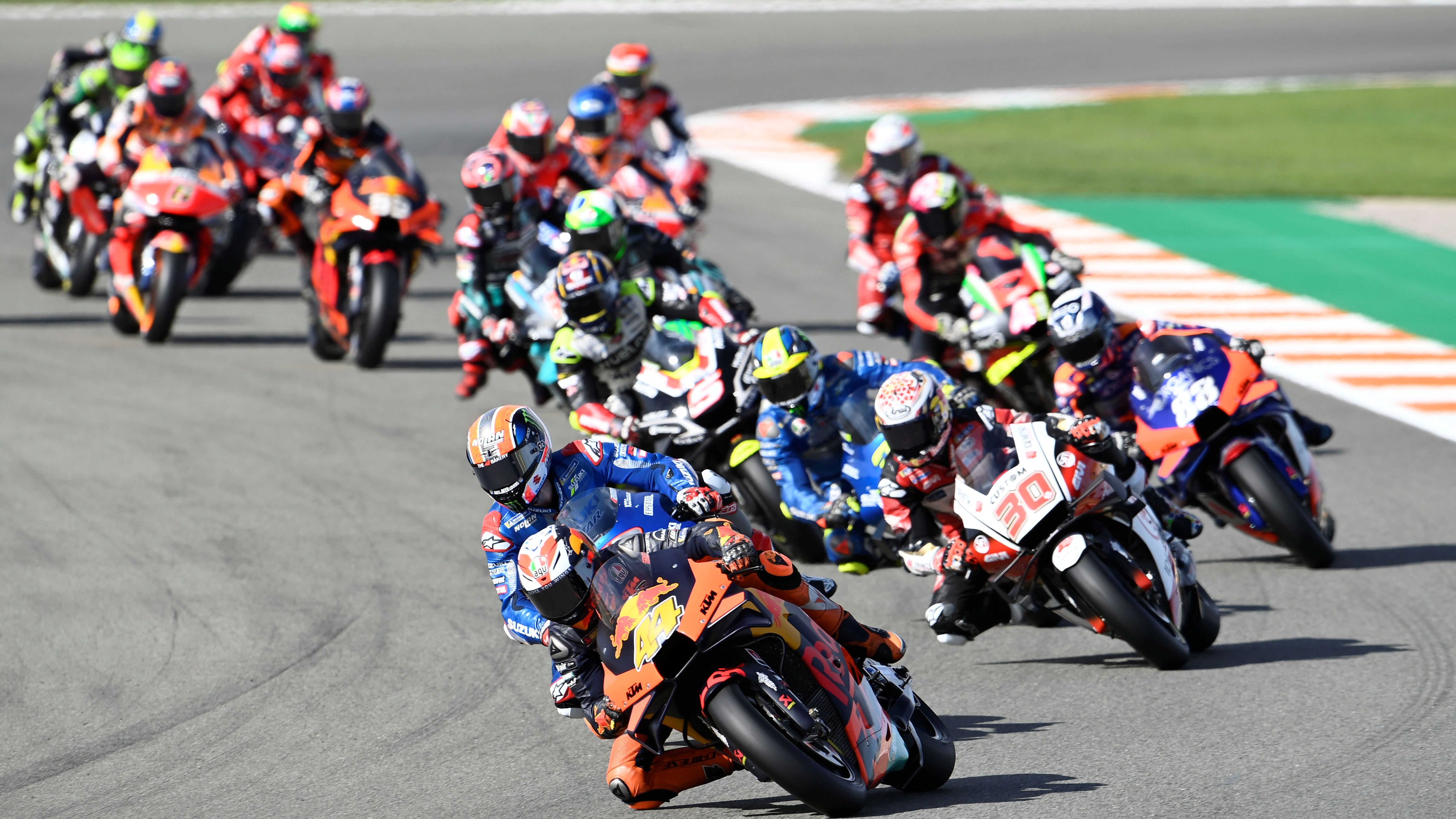 Pol Espargaró lidera en la salida delante de Álex Rins, Takaaki Nakagami, Joan Mir y Miguel Oliveira