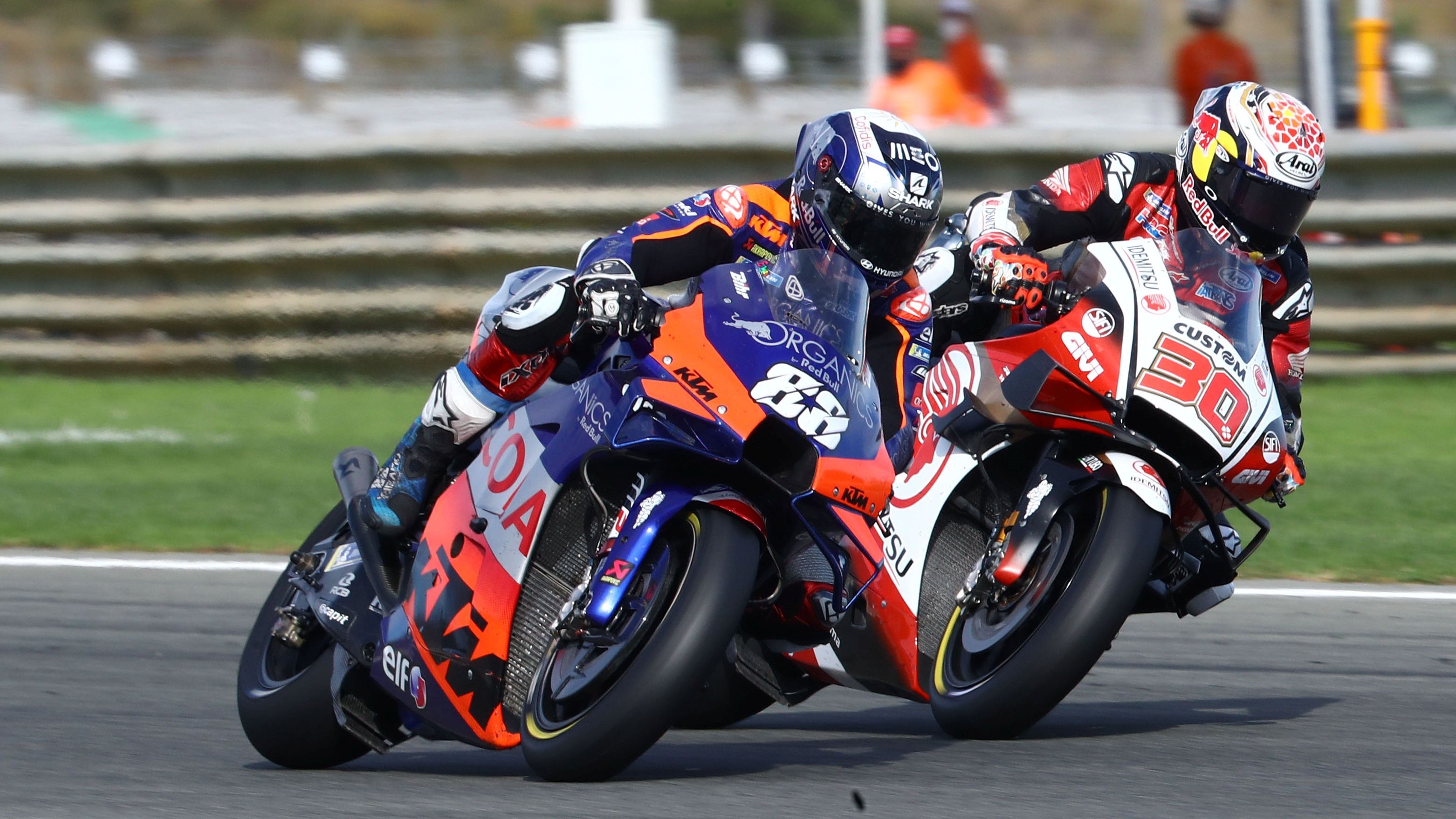 Takaaki Nakagami supera a Miguel Oliveira para ponerse cuarto