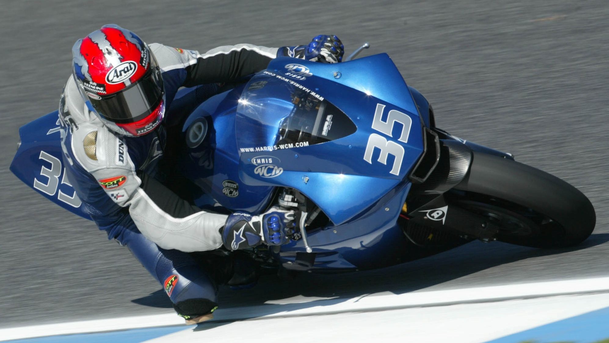 Chris Burns protagonizó el debut de la Harris en MotoGP en Portugal 2003