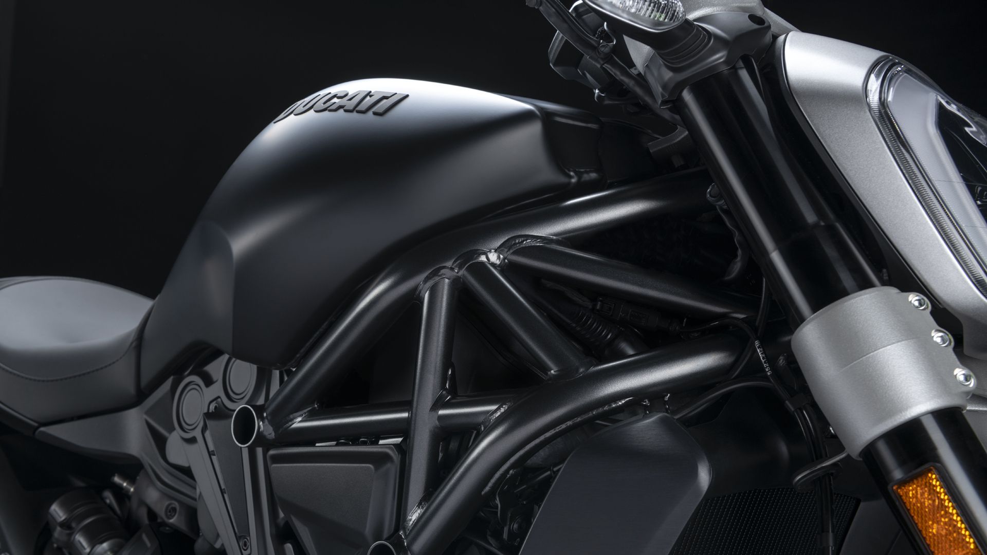 Ducati XDiavel Dark 2021 15