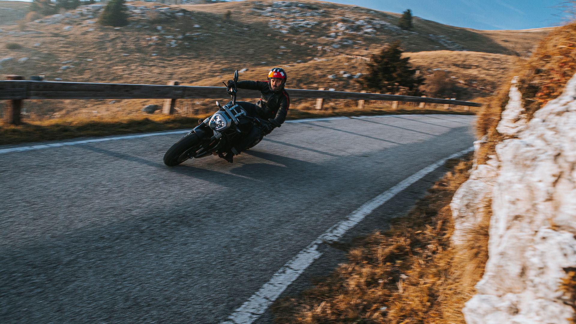 Ducati XDiavel Dark 2021 17