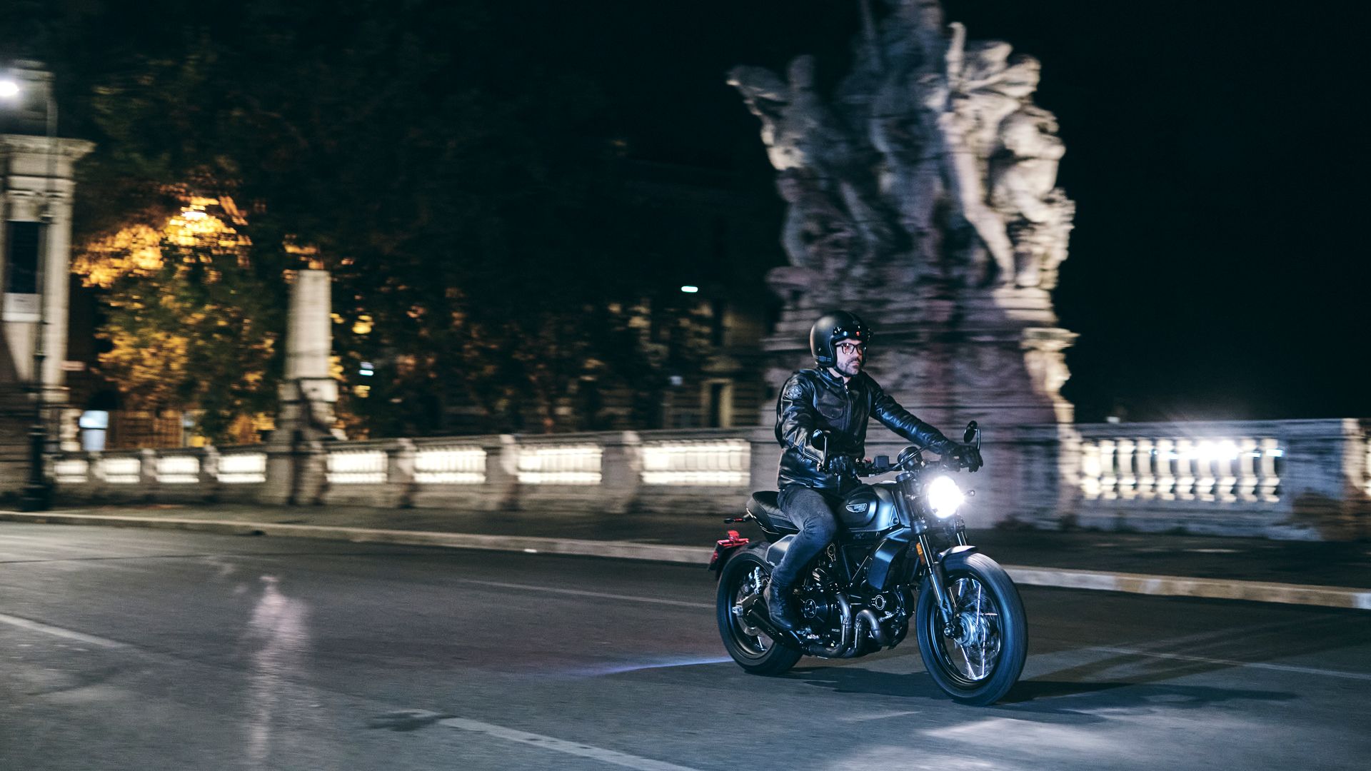 Ducati Scrambler 800 Nightshift 02