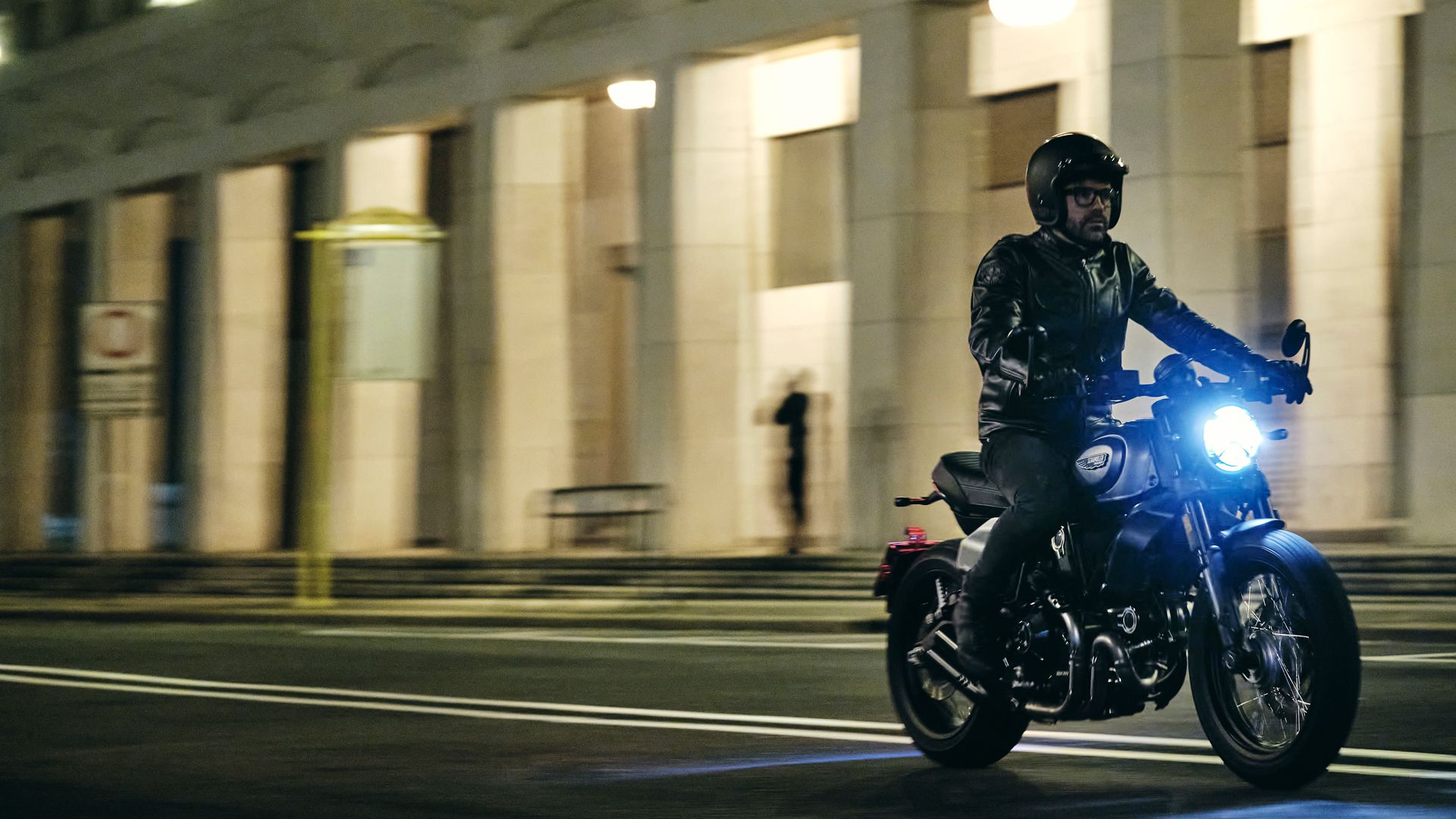 Ducati Scrambler 800 Nightshift 07