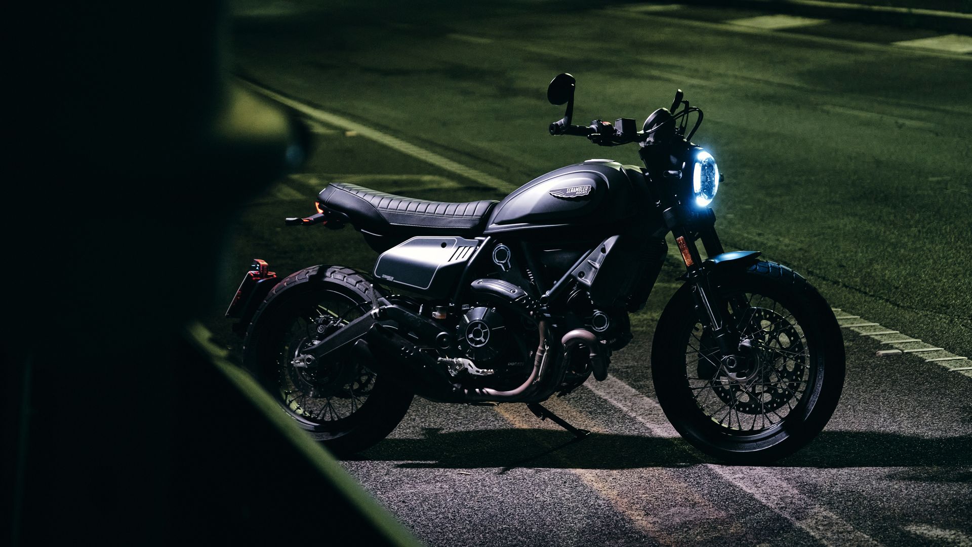 Ducati Scrambler 800 Nightshift 08