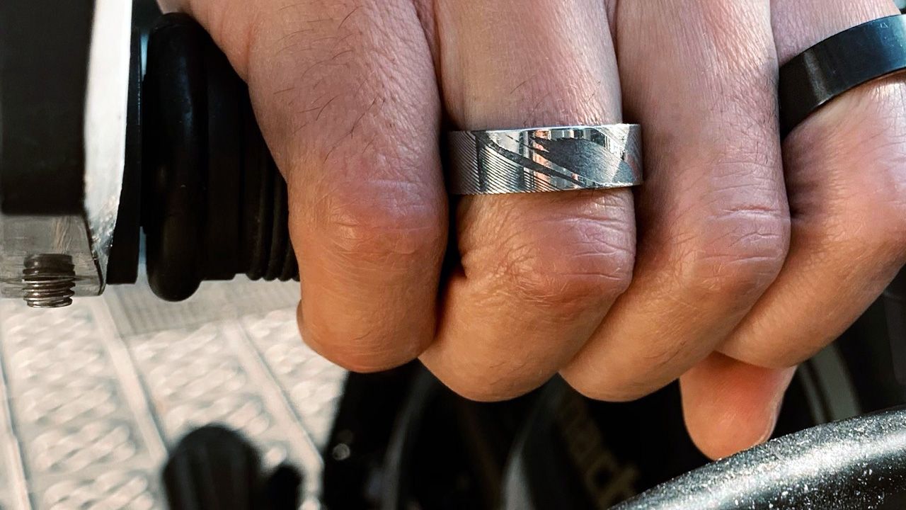 Tigre Damasco. Anillo artesanal de Steelo.