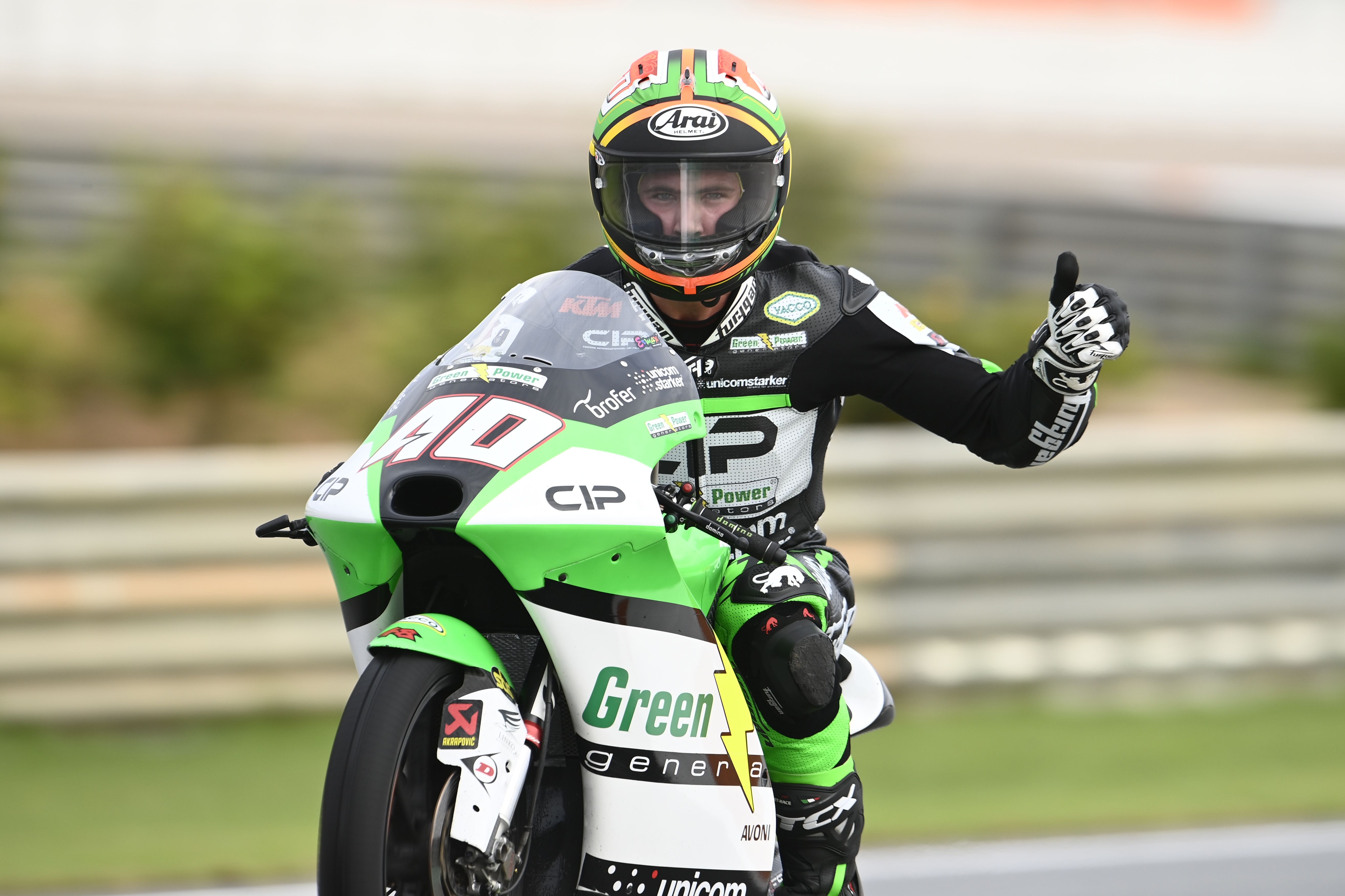 Darryn Binder celebra la primera pole de su vida en Valencia.