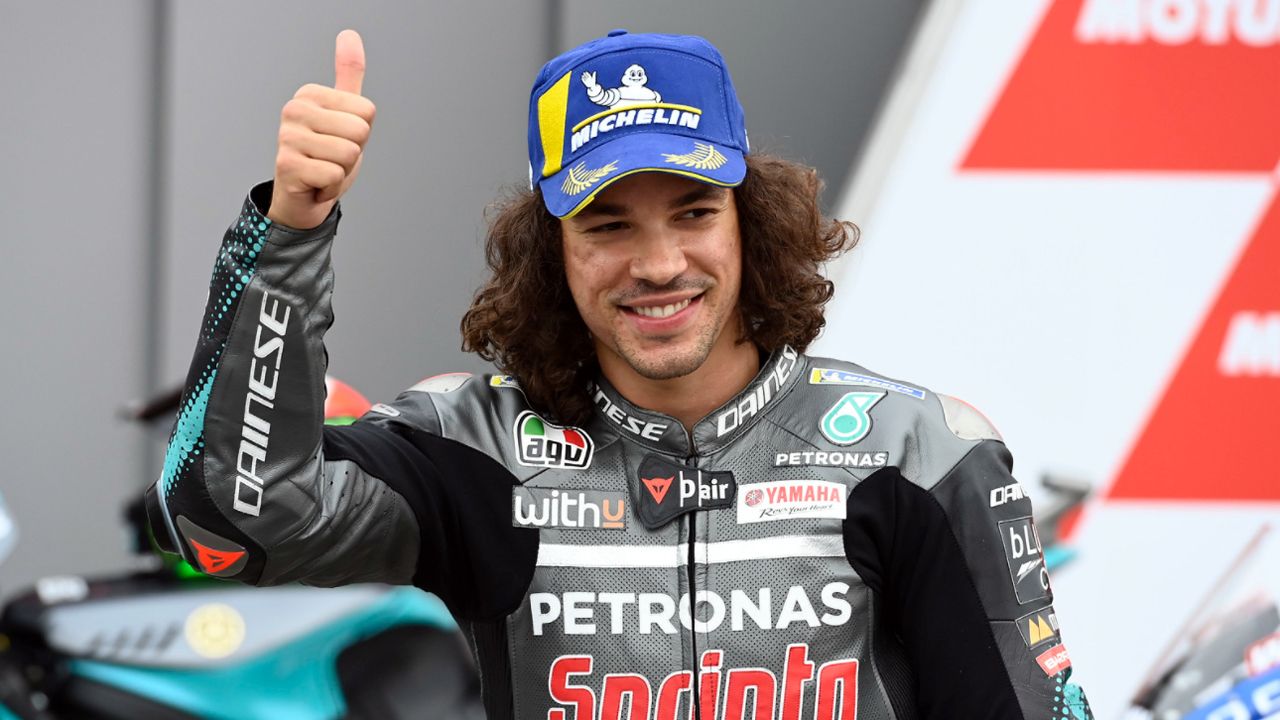 Franco Morbidelli celebra su pole en el Gran Premio de Valencia.