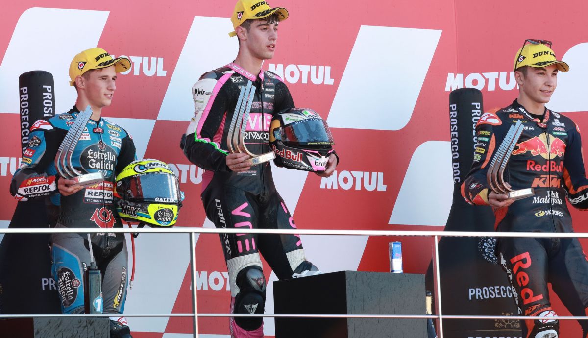 podio valencia moto3