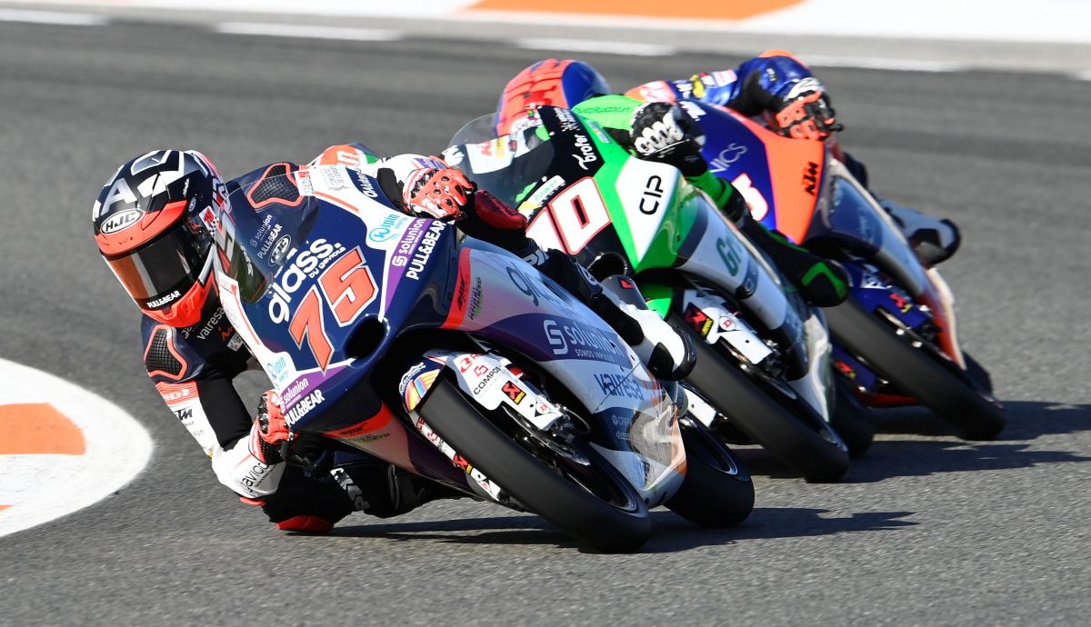 Albert Arenas seguido por Darryn Binder y Deniz Oncu Albert Arenas seguido por Darryn Binder y Deniz Oncu