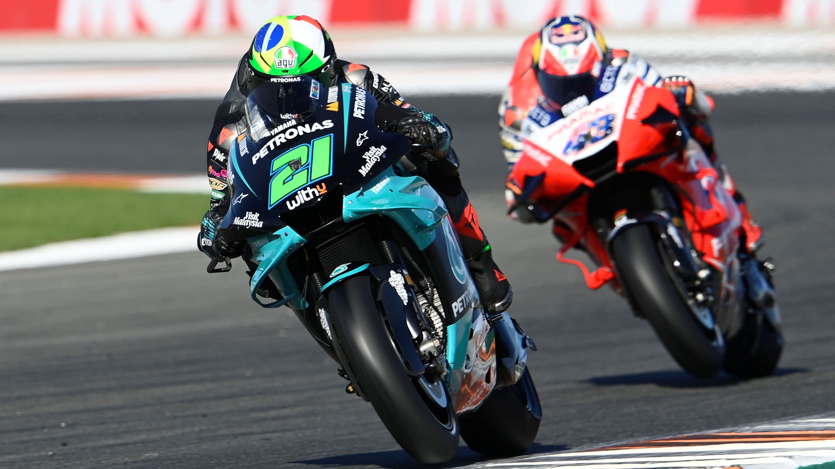 Franco Morbidelli contiene a un Jack Miller que venía de menos a más