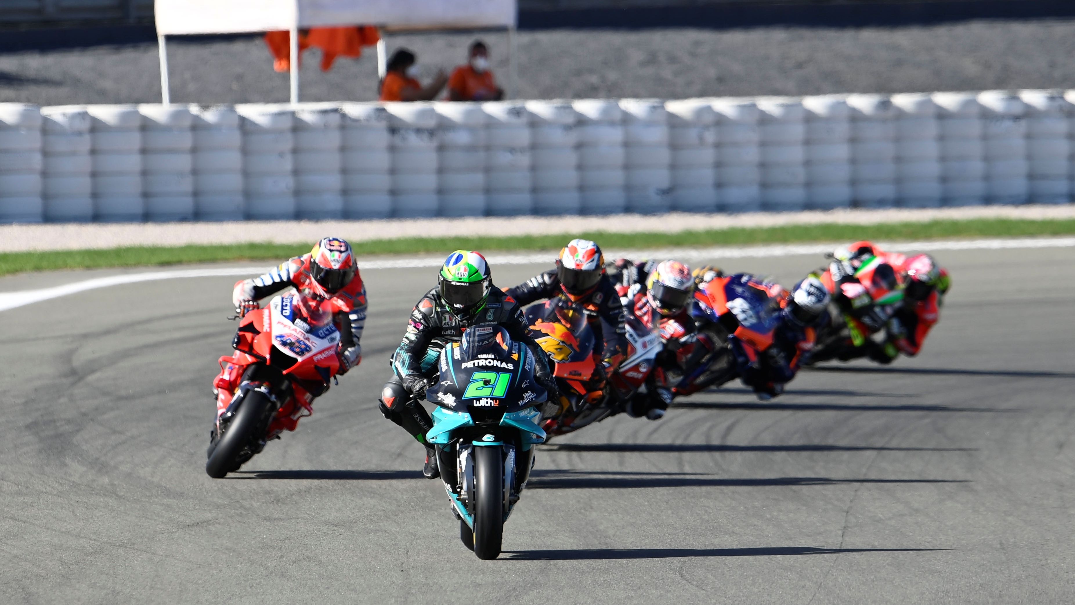 Franco Morbidelli lidera el inicio de carrera delante de Jack Miller y Pol Espargaró