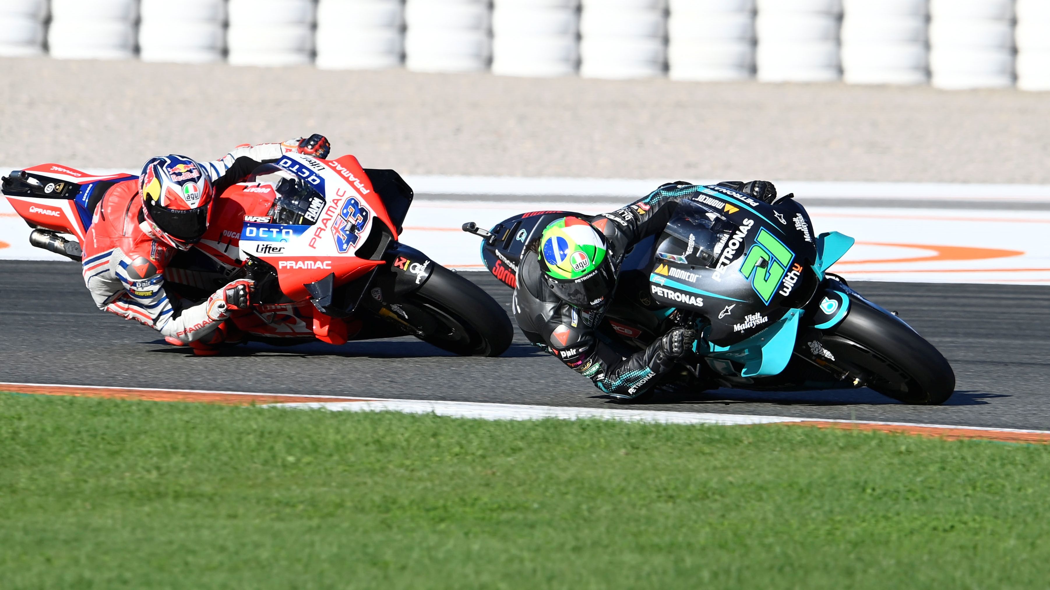 Franco Morbidelli y Jack Miller ofrecieron una última vuelta impresionante