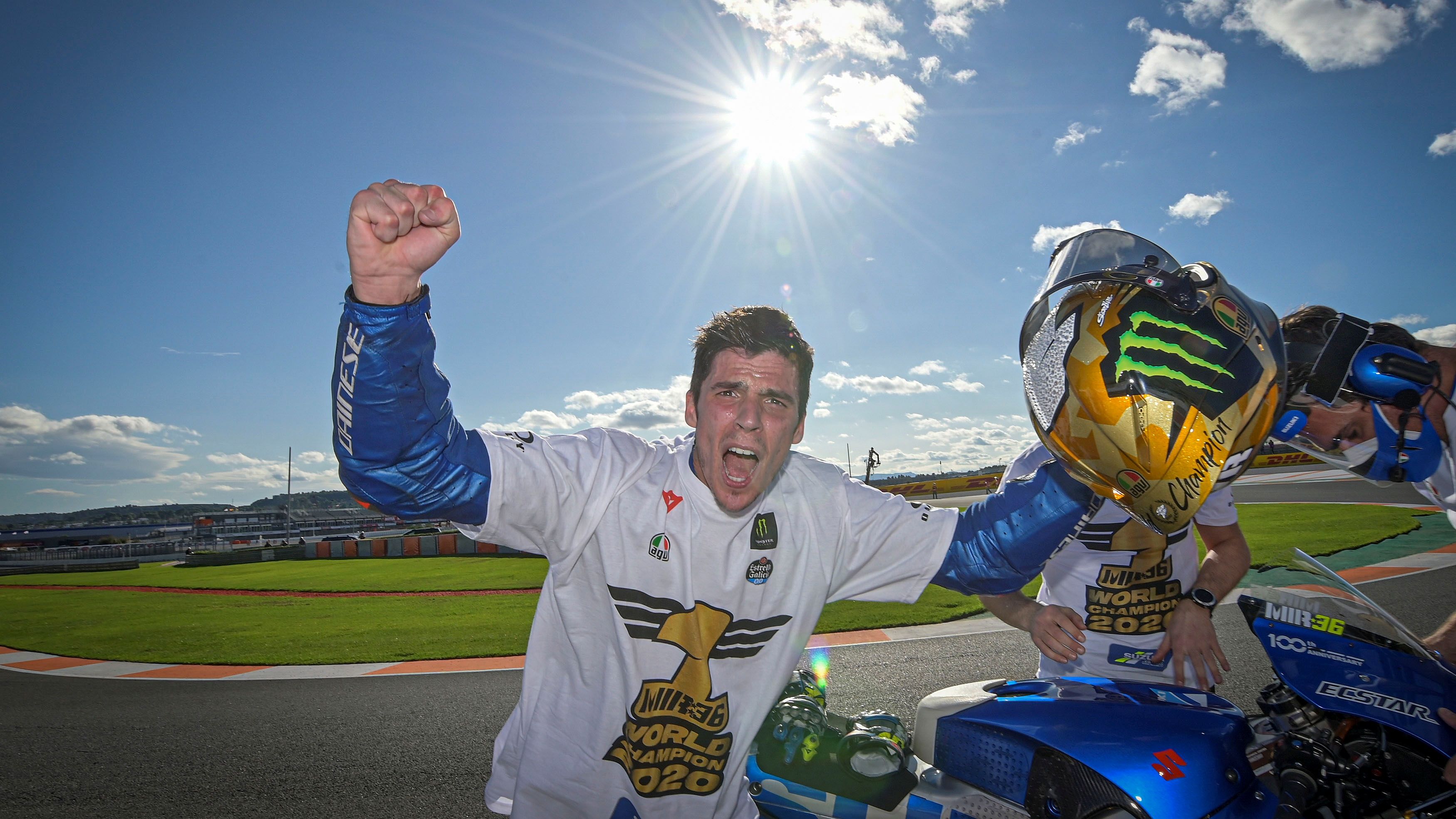 Joan Mir estalla de alegría tras proclamarse campeón de MotoGP 2020
