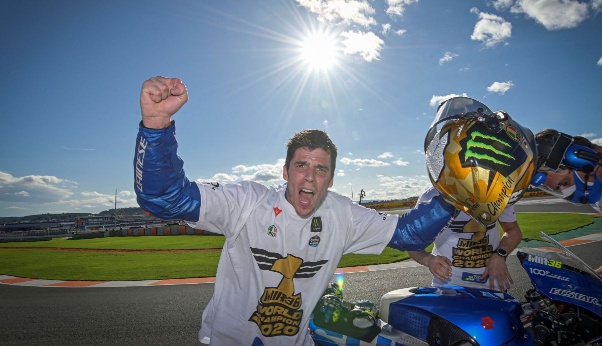 Joan Mir estalla de alegría tras proclamarse campeón de MotoGP 2020 Joan Mir estalla de alegría tras proclamarse campeón de MotoGP 2020
