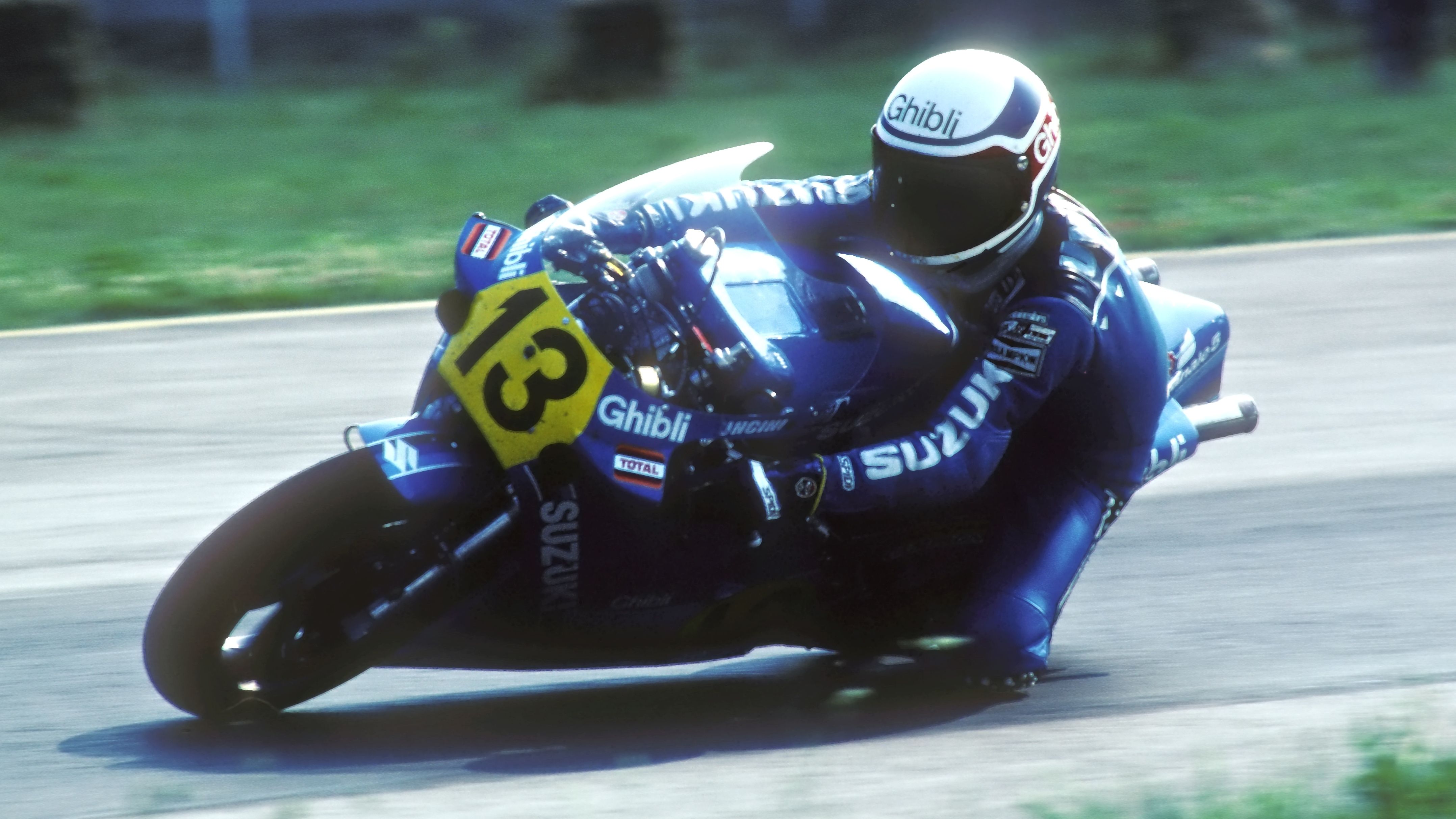 Franco Uncini tomó el relevo en 1982, proclamándose campeón de 500cc