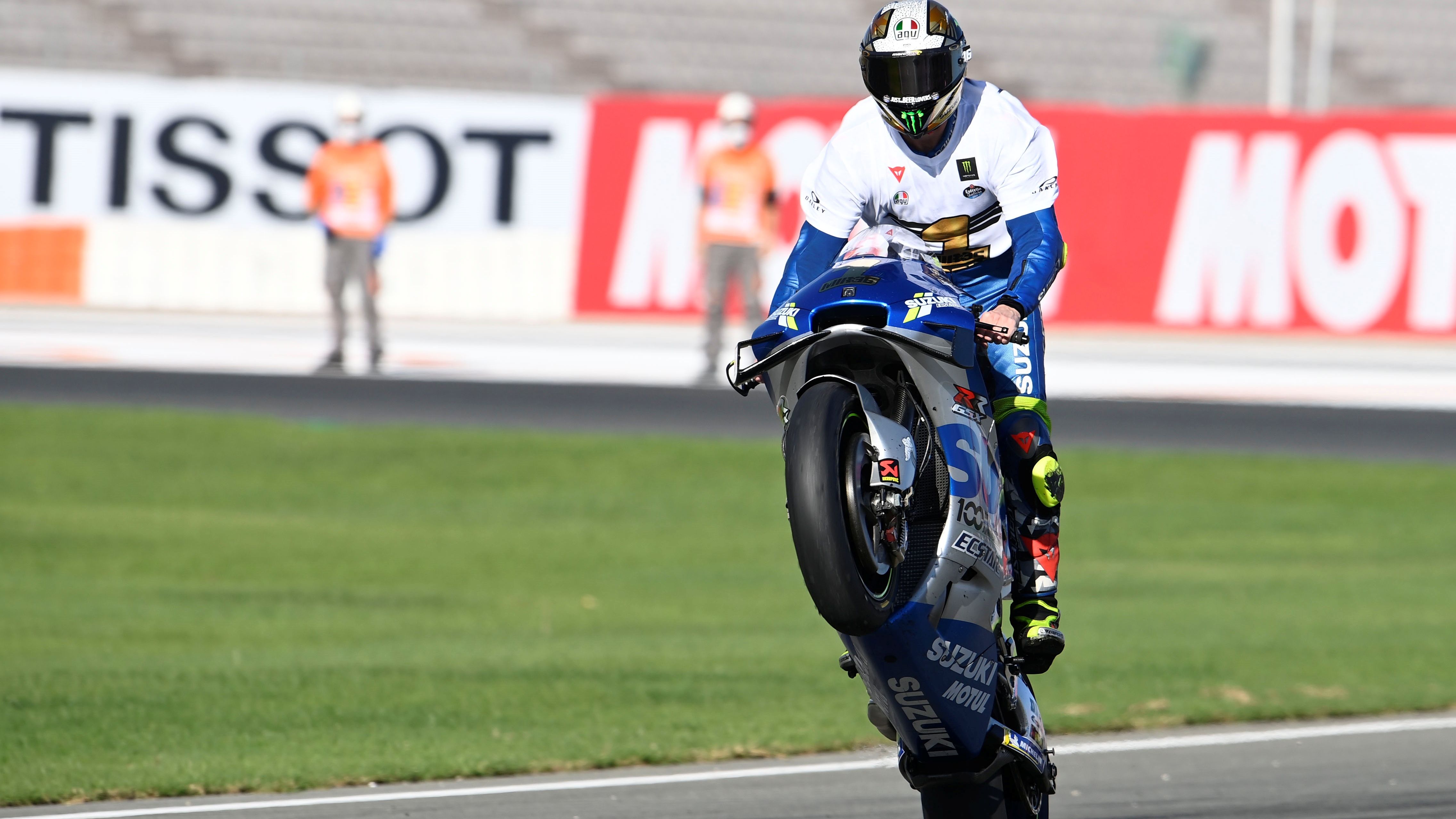 Joan Mir festeja su título de MotoGP 2020, el primero de Suzuki en 20 años