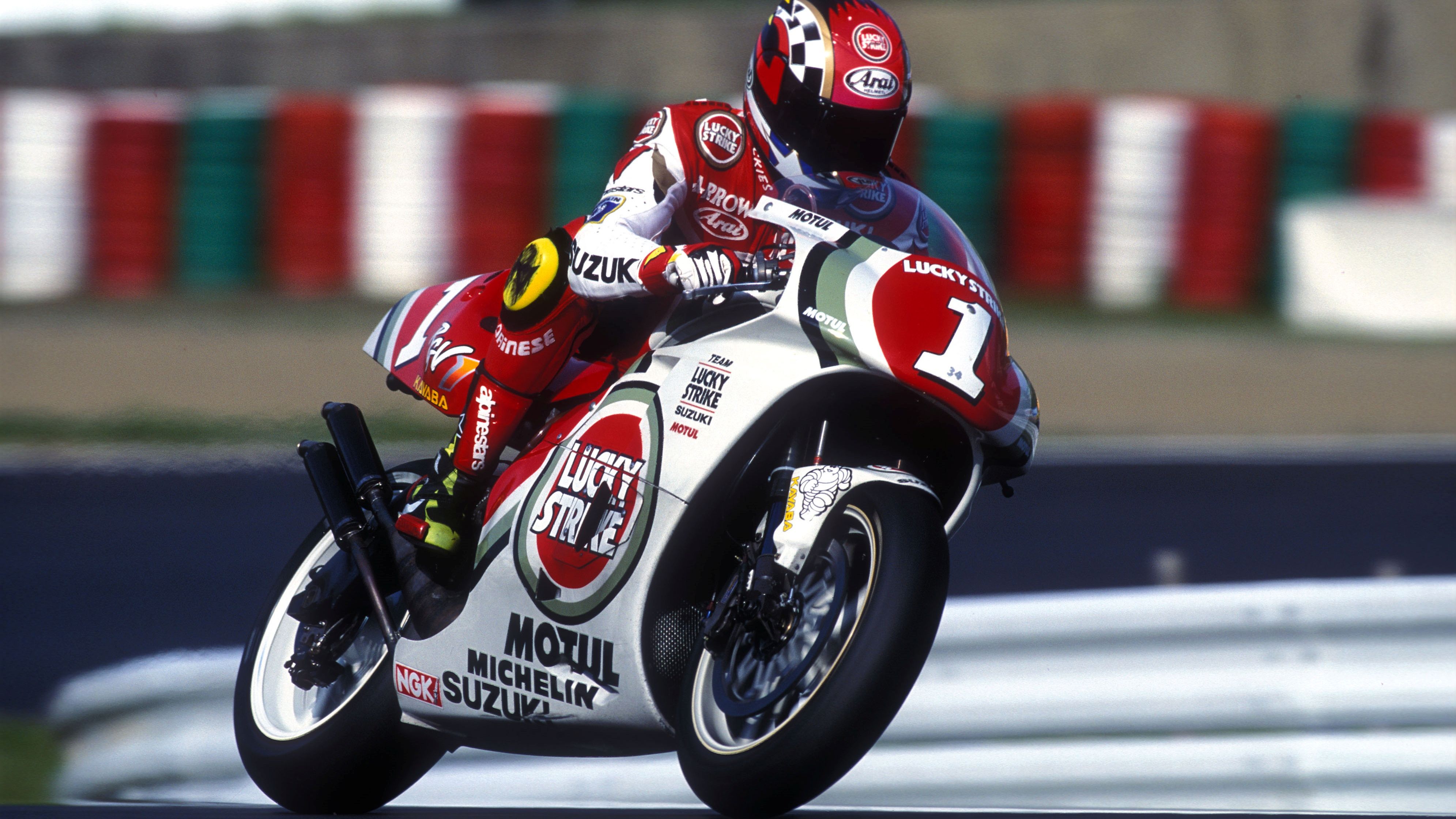 Kevin Schwantz se quitó su mítico 34 para lucir el 1 de campeón en 1994