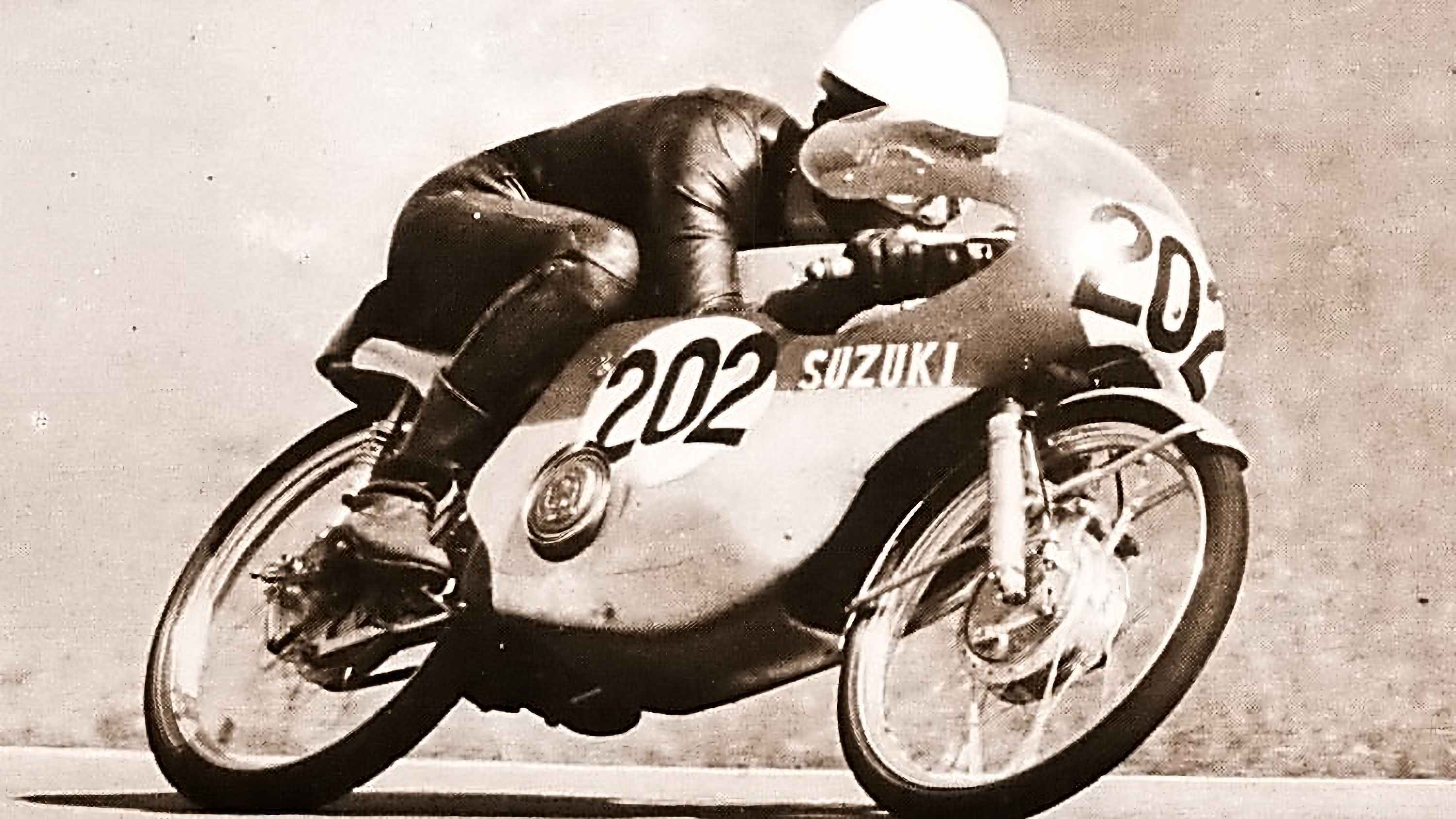 Hans Georg Anscheidt con la Suzuki RK 66, con la que logró el primero de sus tres títulos mundiales seguidos en 50cc