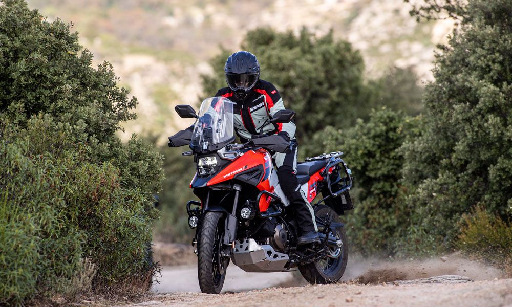 El equilibrio forma parte del ADN de la V-Strom, y por eso destaca en todos los terrenos