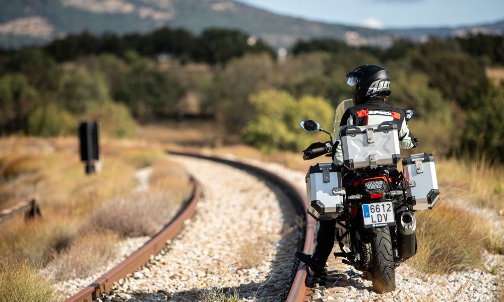 El conjunto de maletas y baúl trasedro se monta y desmonta con facilidad, pero no tiene asas para transportarlas