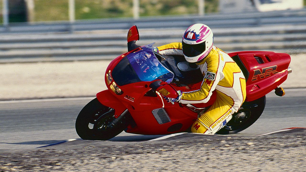 Honda NR 750 1992. Fue la moto más cara de la historia en su momento.