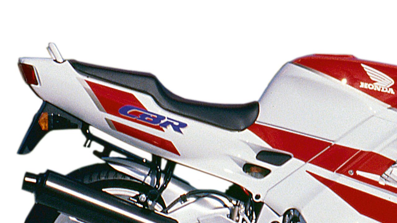 Honda CBR600F 1991. Su estudiada ergonomía la hacía tan válida para la carretera como para los circuitos.