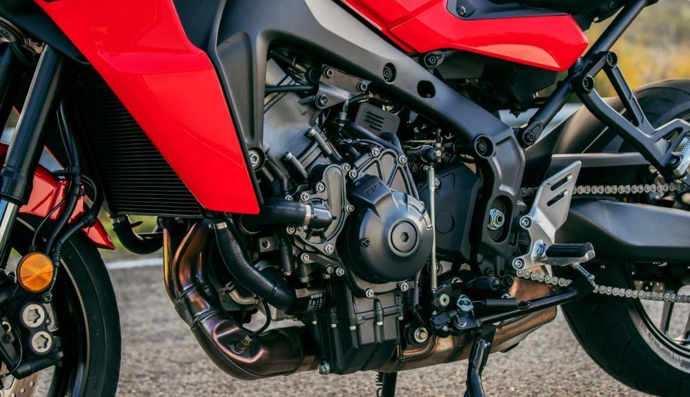 yamaha tracer9 2021 13 1 1000x575 yamaha tracer9 2021 13 1 1000x575