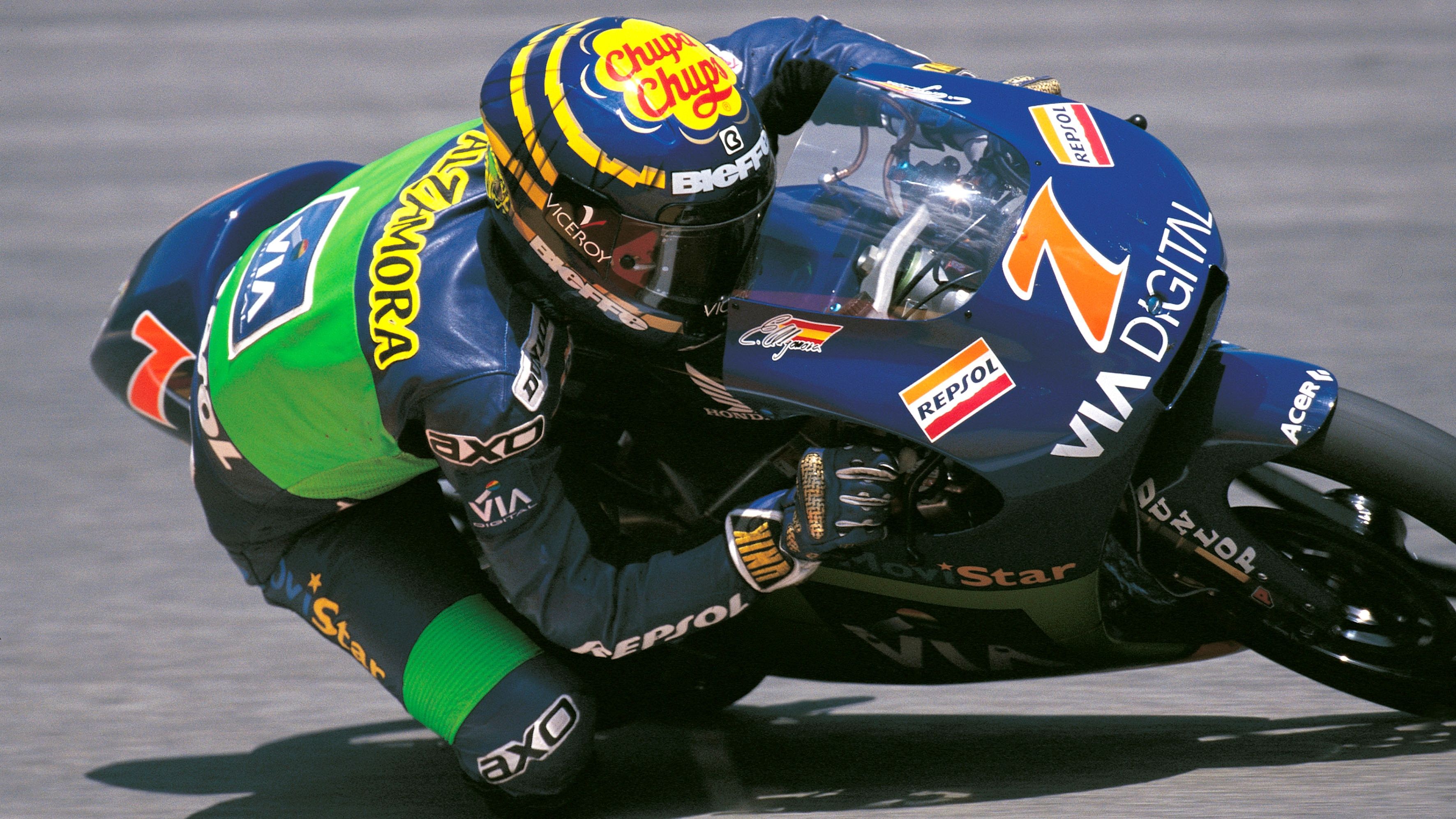 7   Emilio Alzamora se proclamó campeón de 125cc con Honda en 1999 sin lograr ninguna victoria